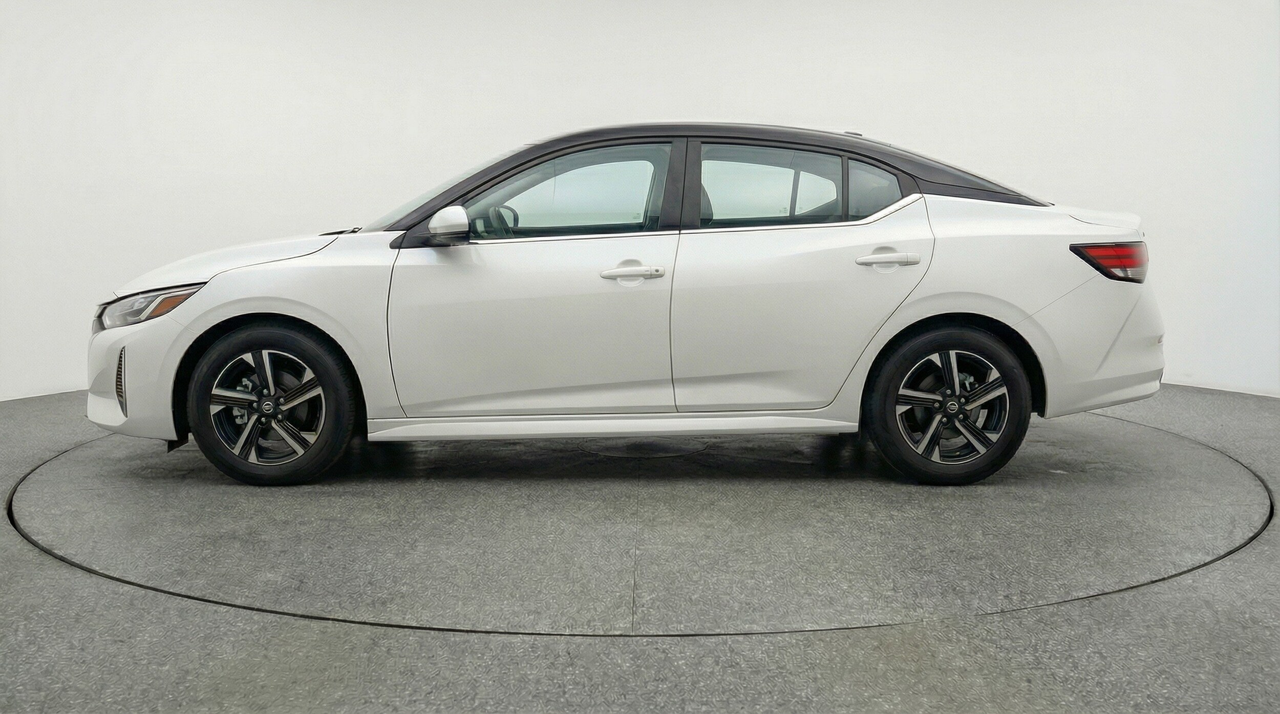 Thumbnail: 2025 Nissan Sentra - 5