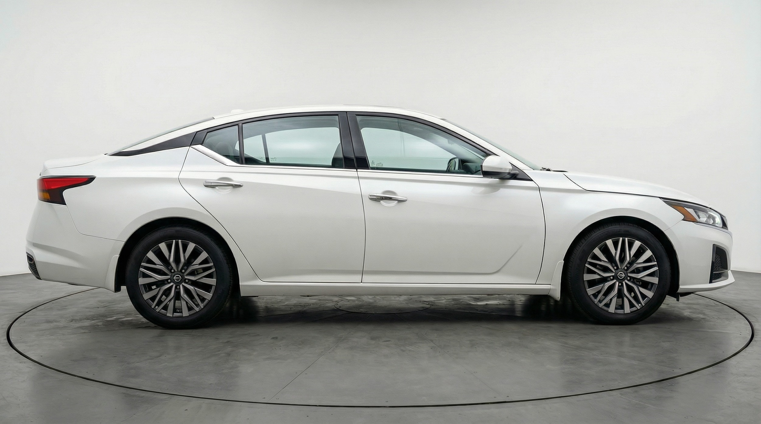 Thumbnail: 2025 Nissan Altima - 8