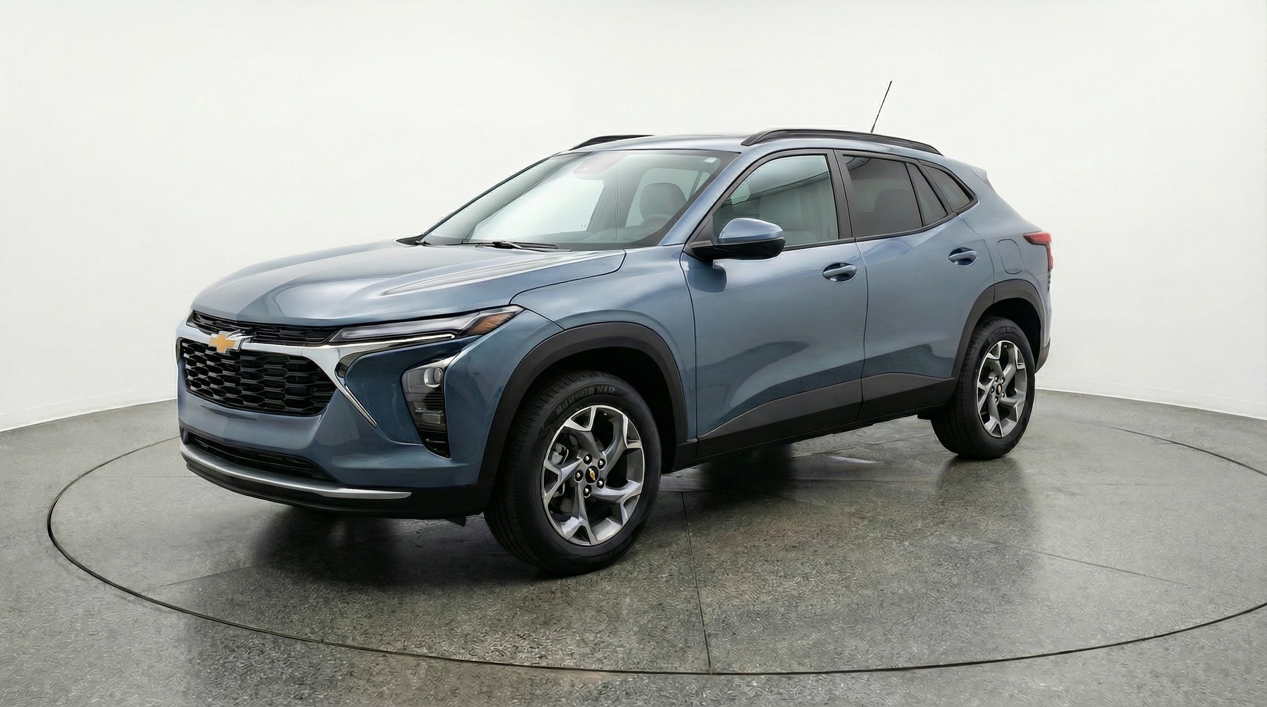 Thumbnail: 2025 Chevrolet Trax - 3