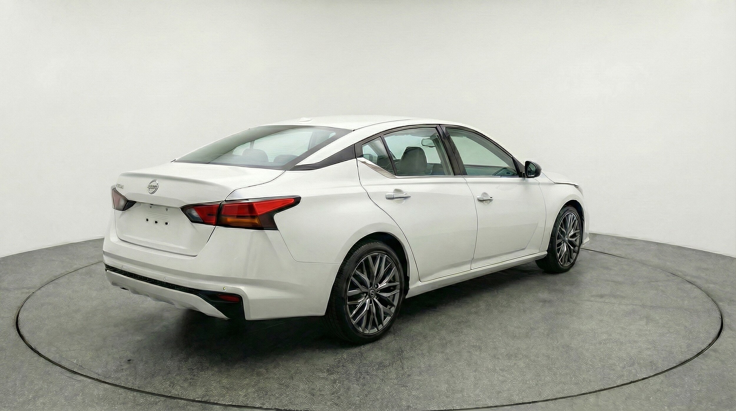 Thumbnail: 2025 Nissan Altima - 9