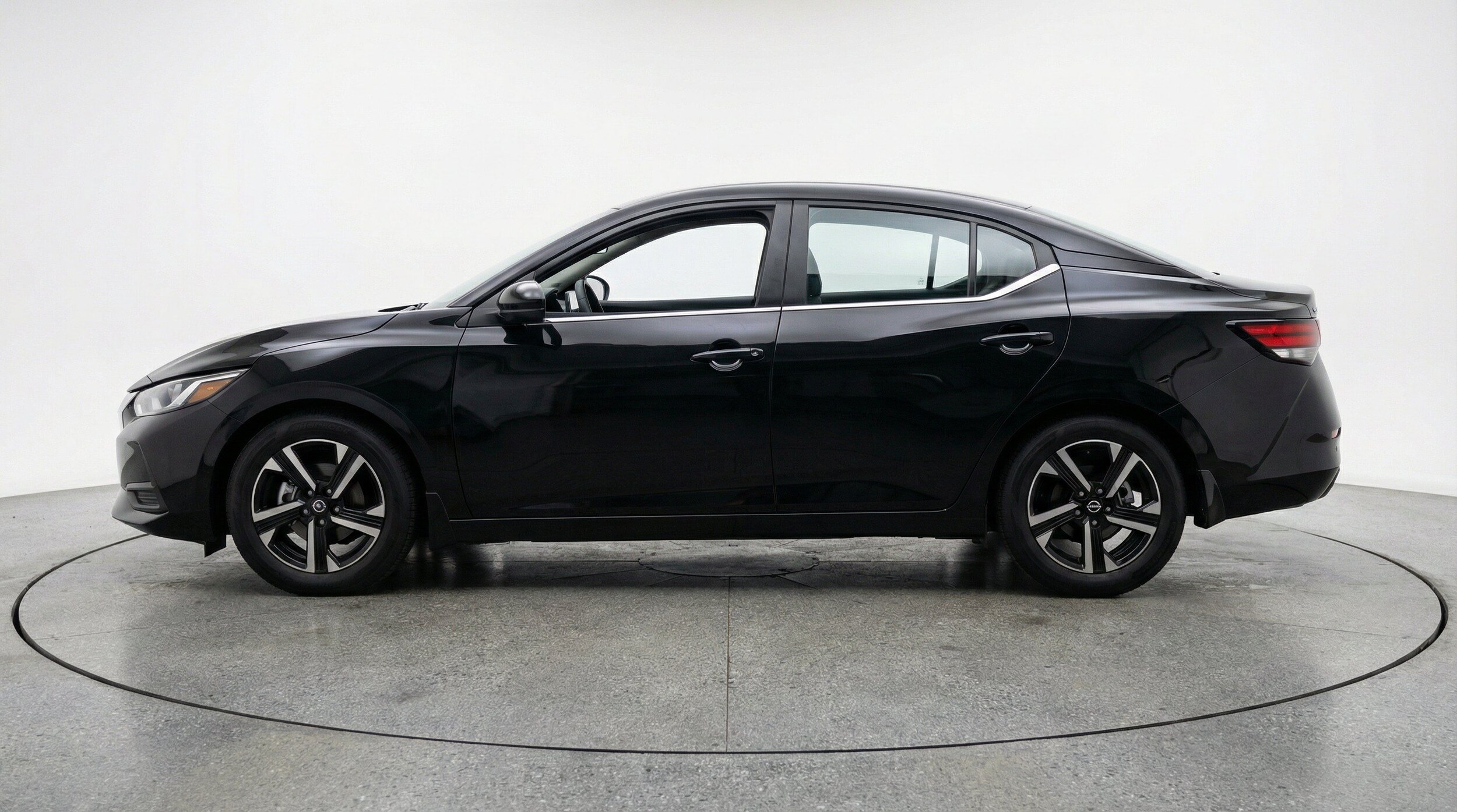 Thumbnail: 2025 Nissan Sentra - 5