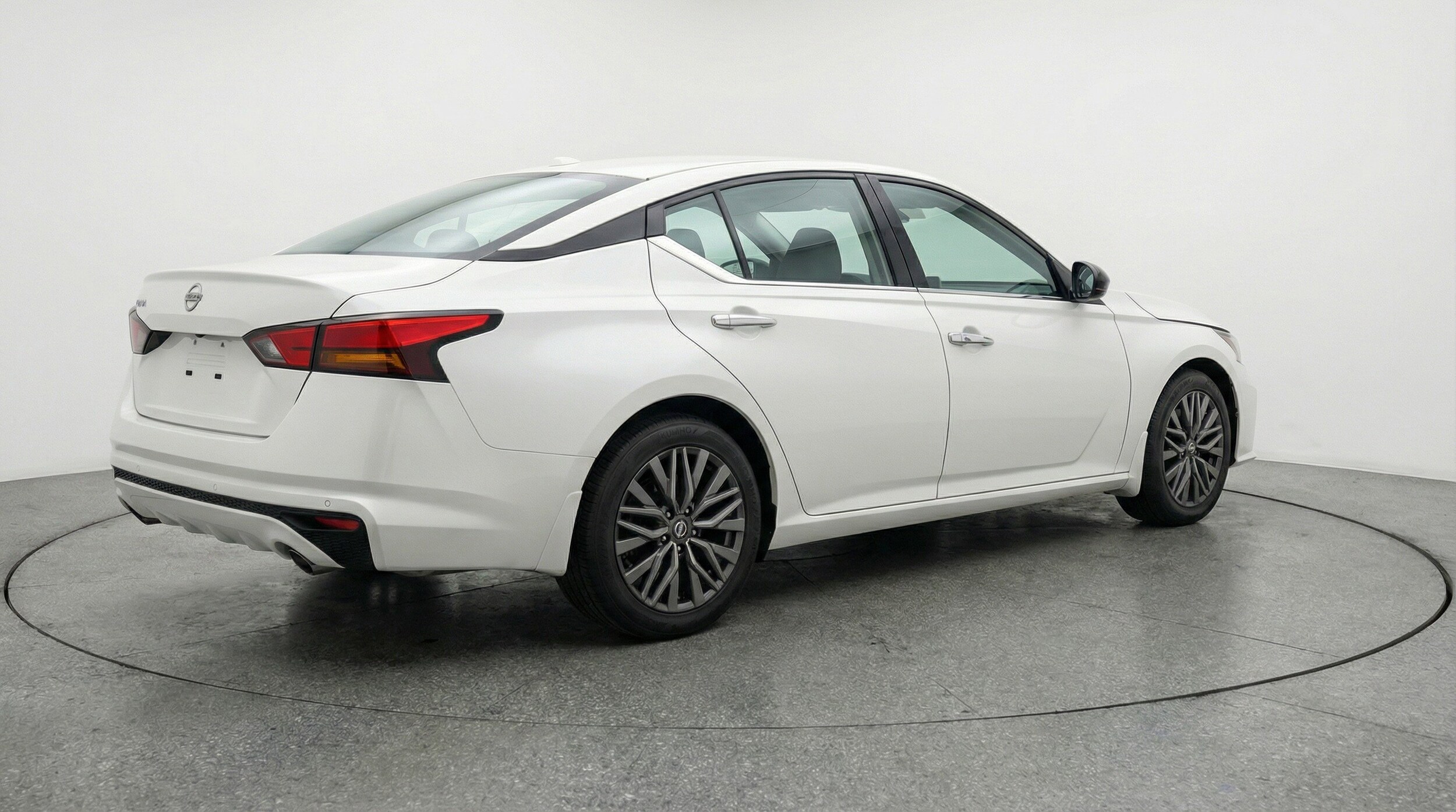 Thumbnail: 2025 Nissan Altima - 9