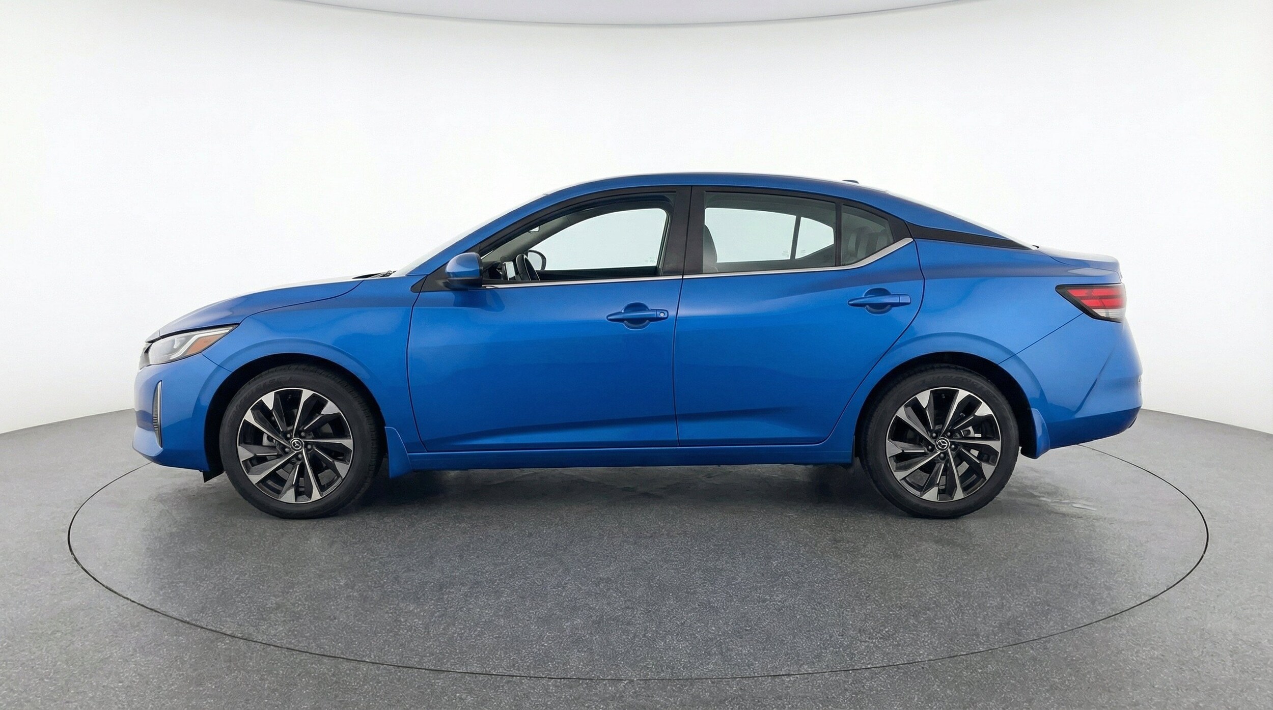 Thumbnail: 2025 Nissan Sentra - 5