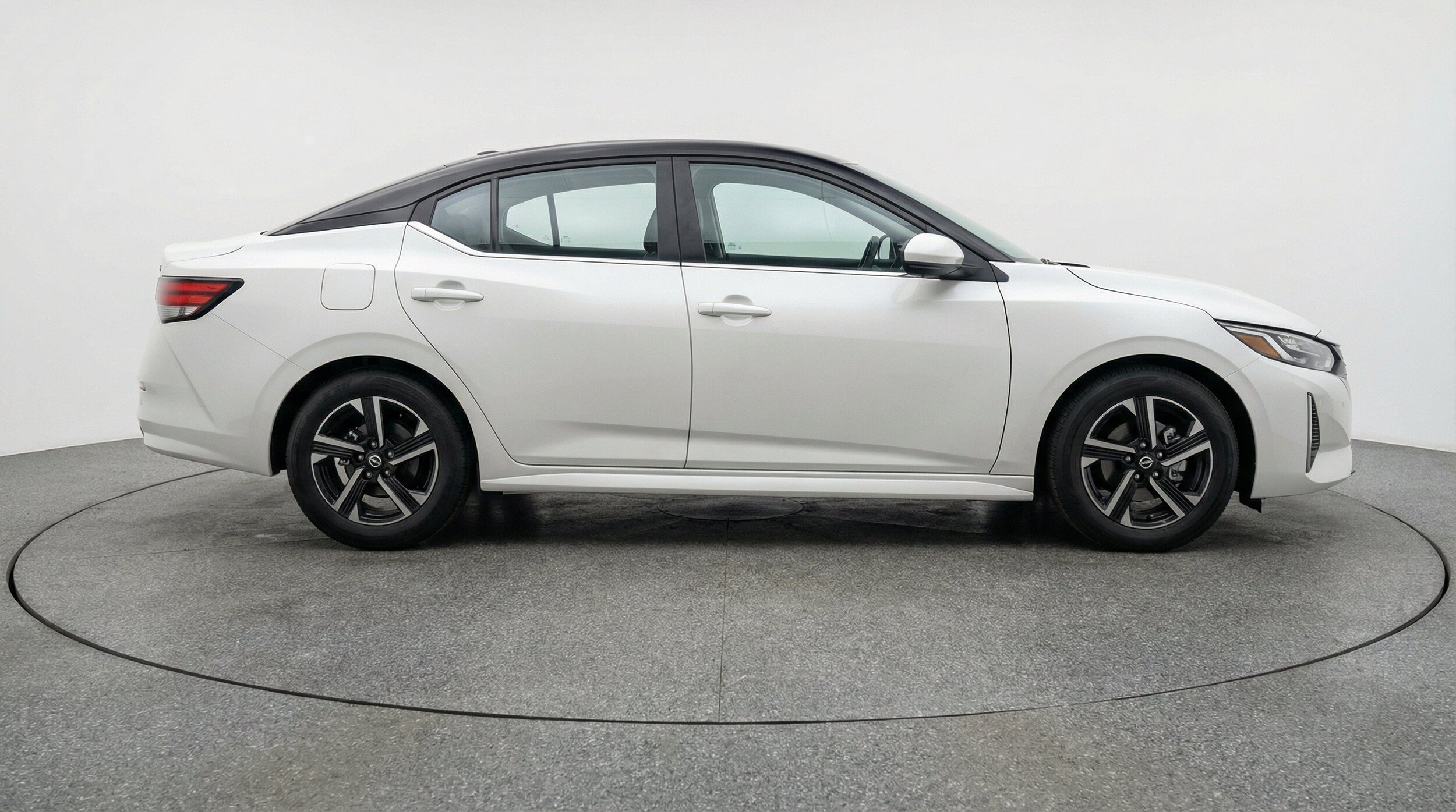 Thumbnail: 2025 Nissan Sentra - 11