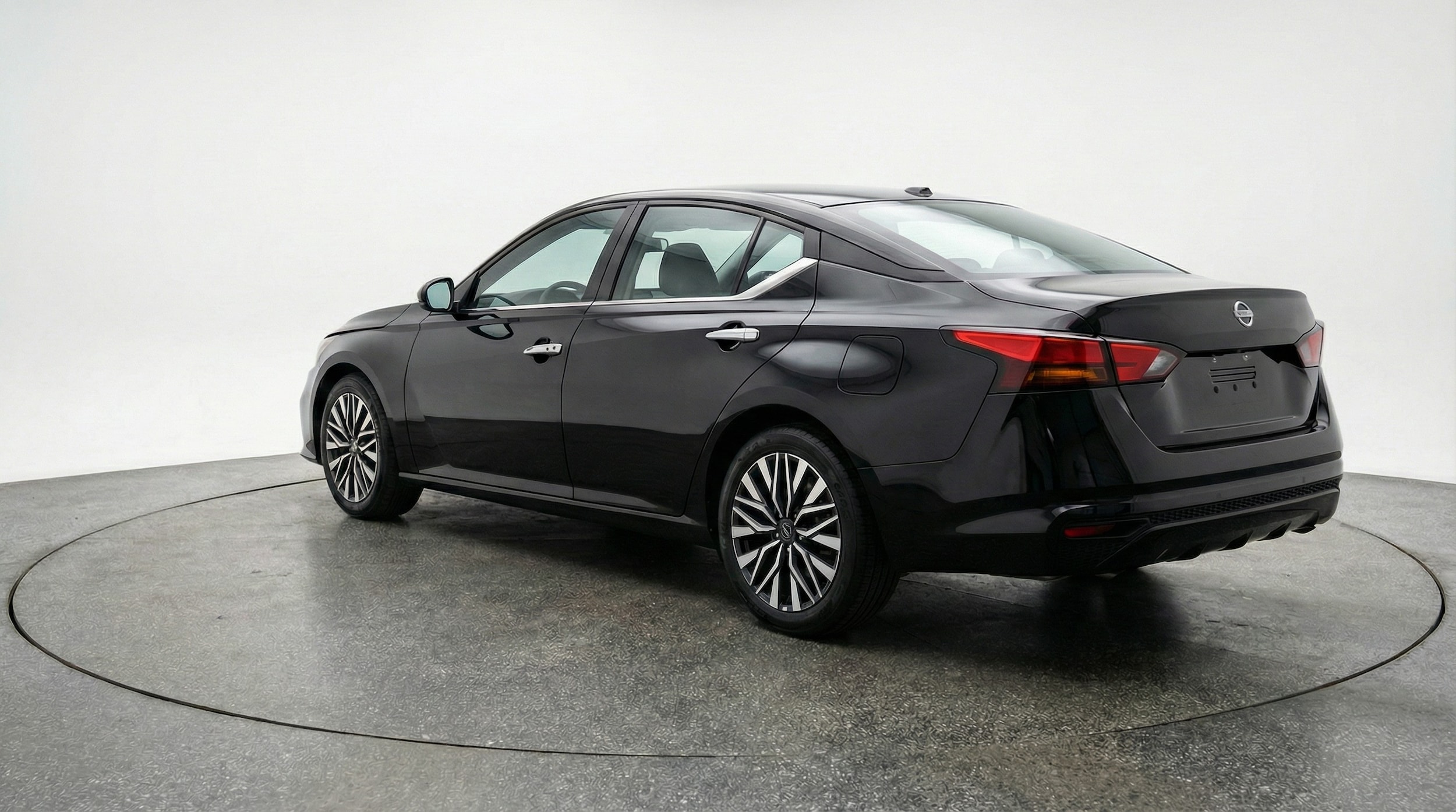 Thumbnail: 2025 Nissan Altima - 5