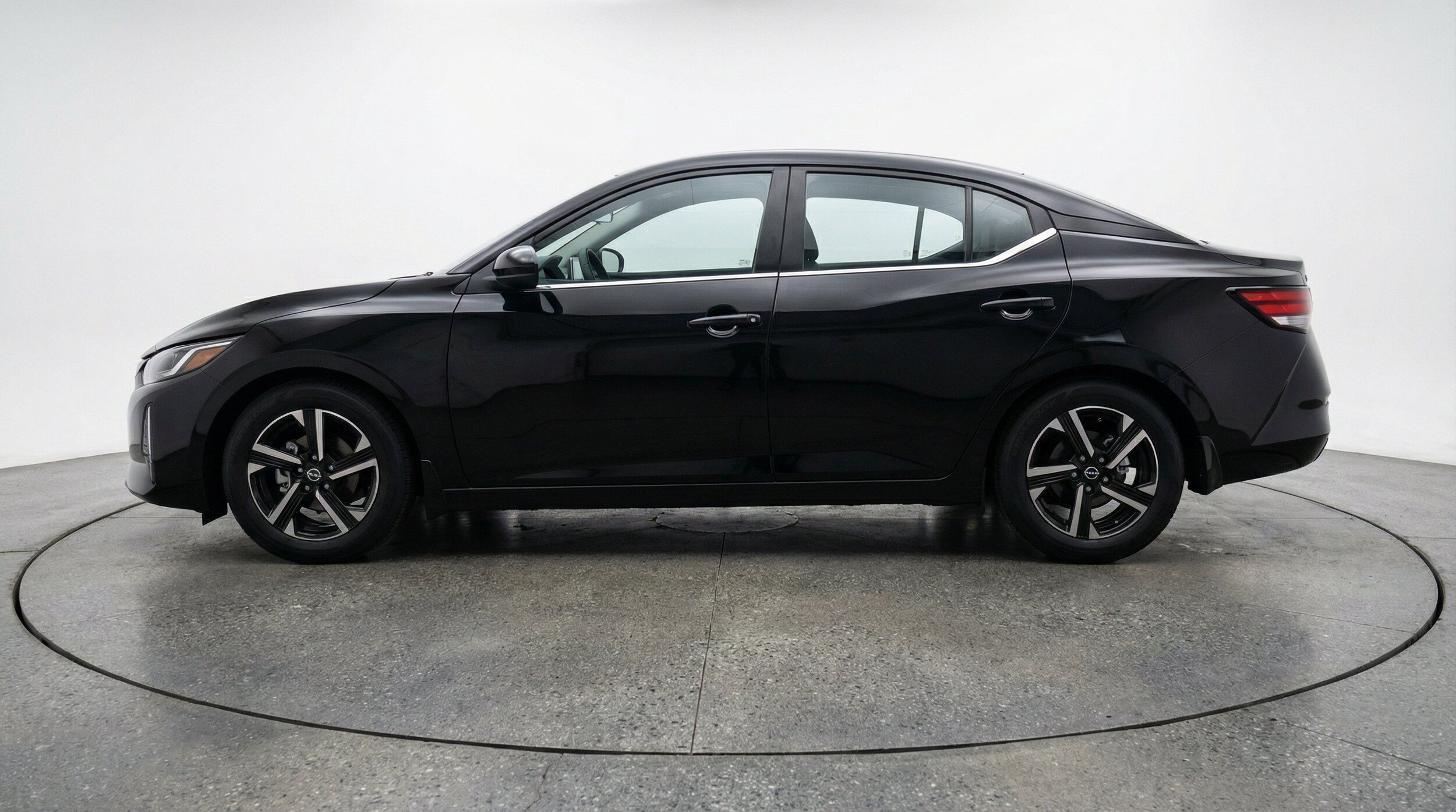 Thumbnail: 2025 Nissan Sentra - 5