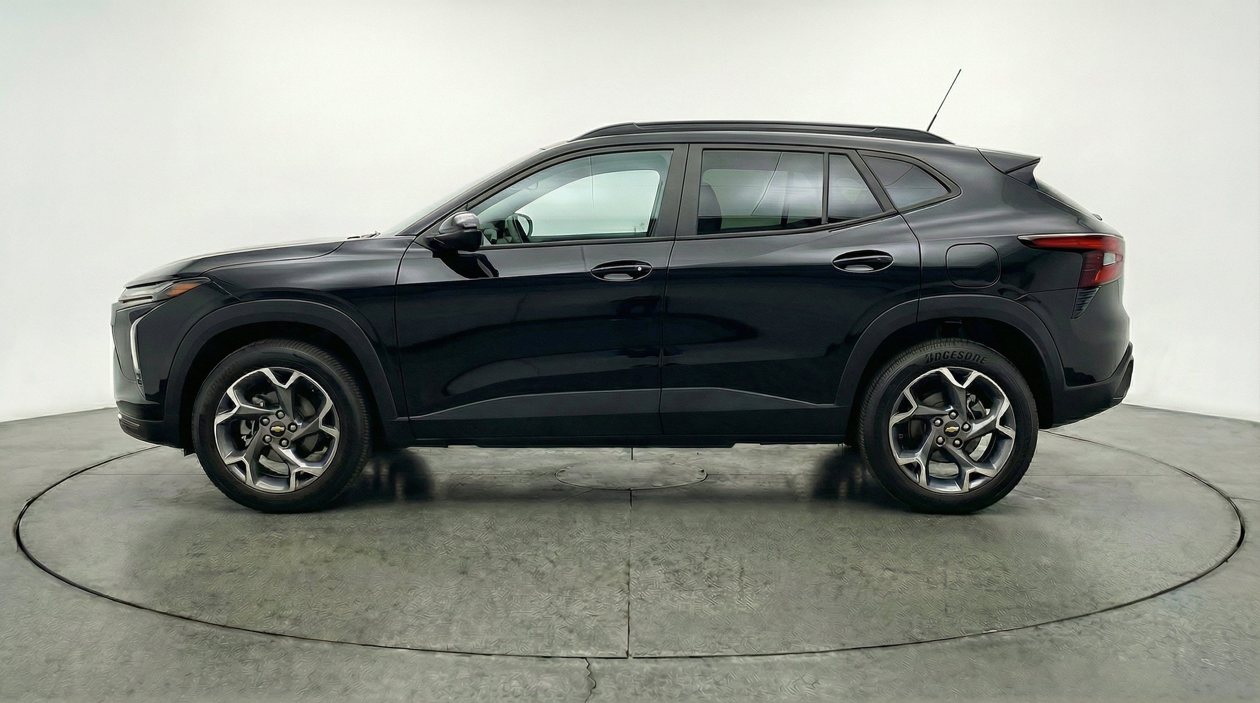Thumbnail: 2025 Chevrolet Trax - 5