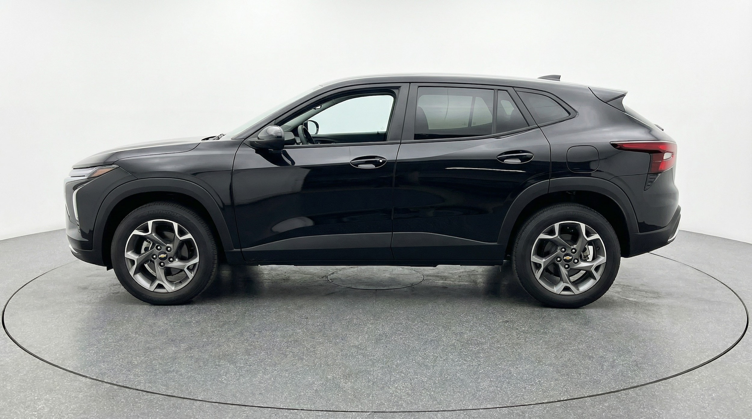 Thumbnail: 2025 Chevrolet Trax - 4