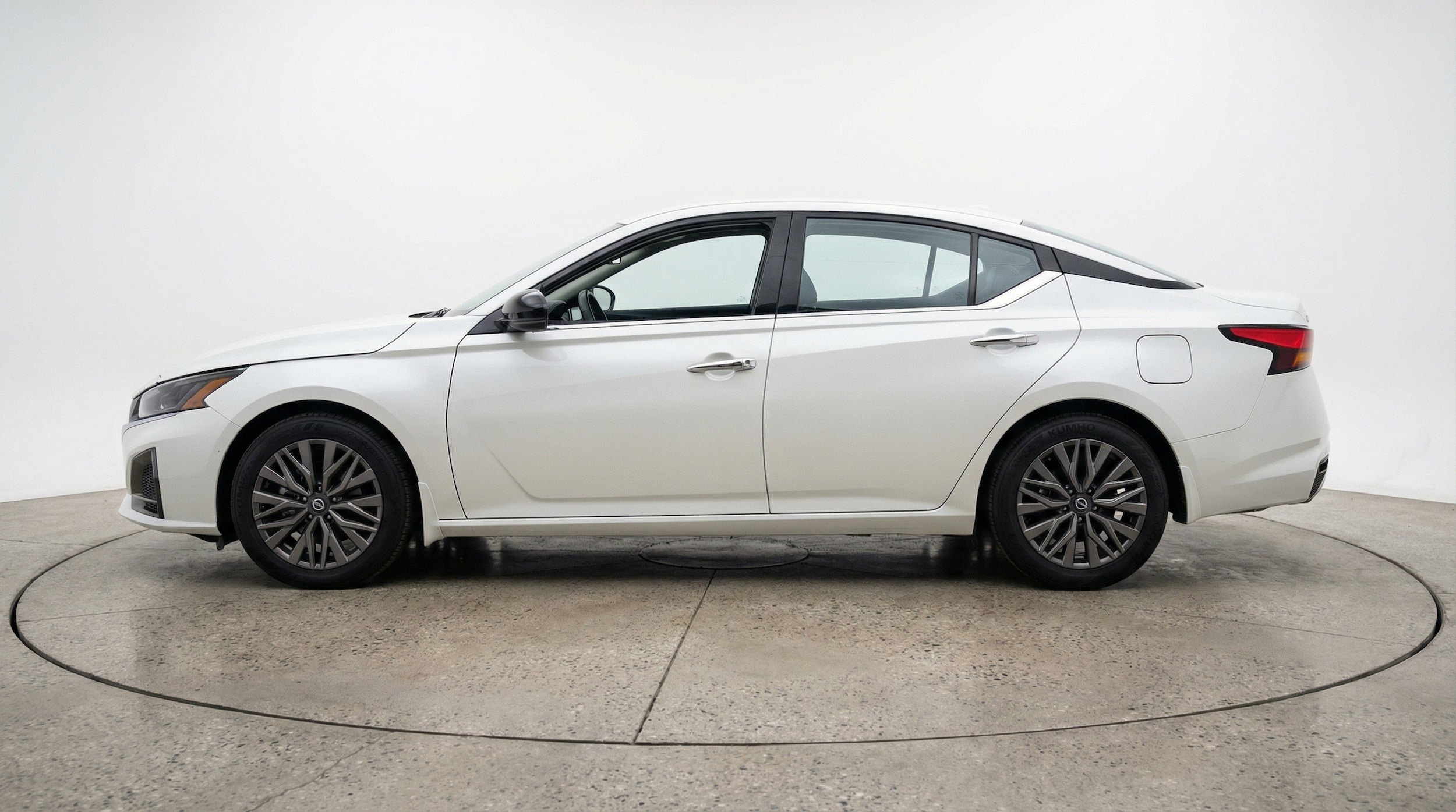 Thumbnail: 2025 Nissan Altima - 5