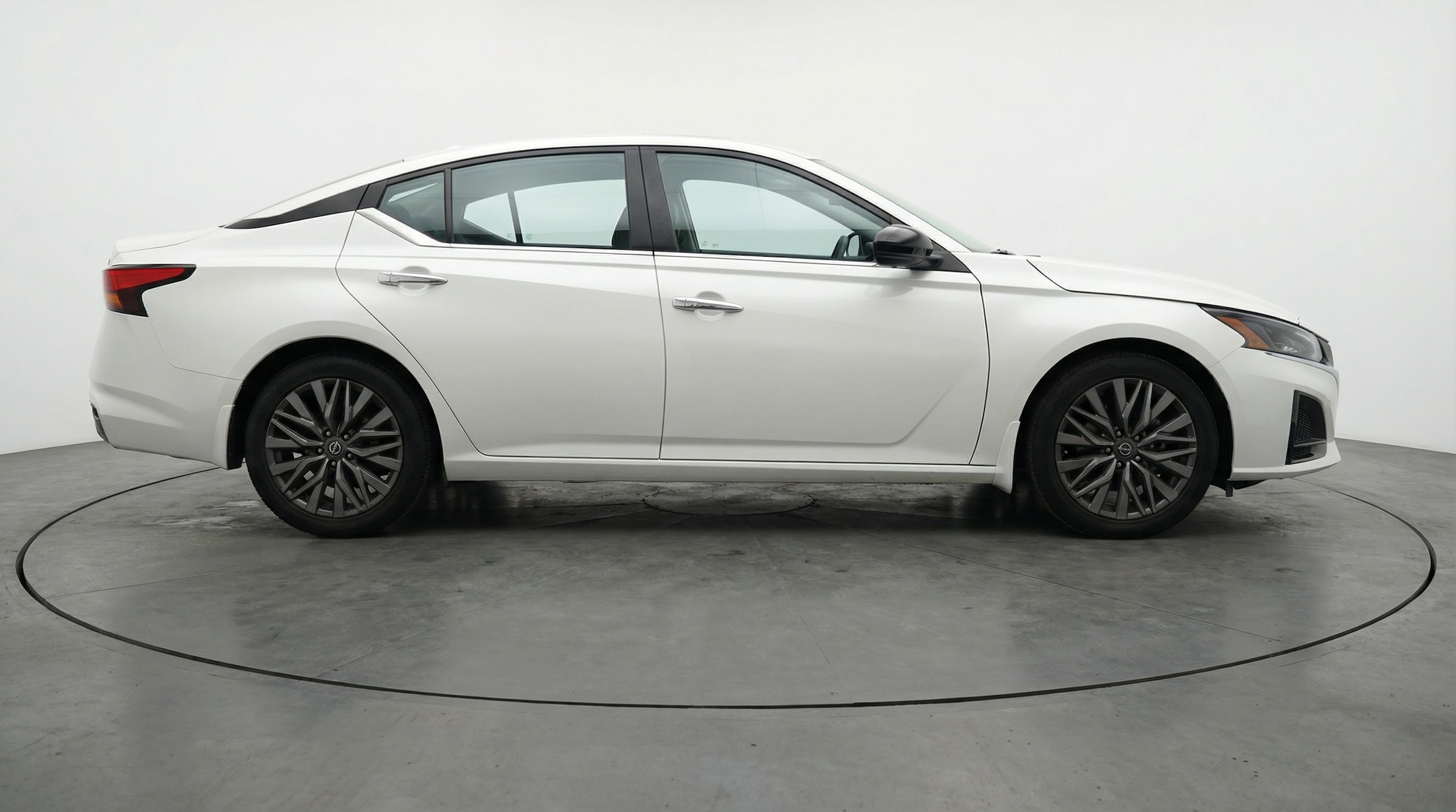 Thumbnail: 2025 Nissan Altima - 8