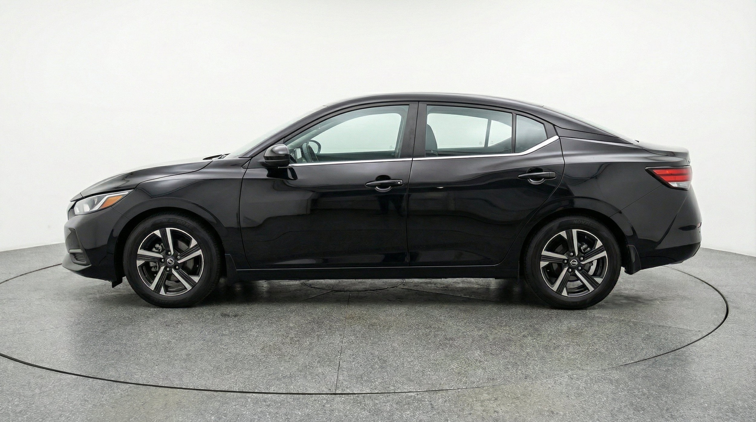 Thumbnail: 2025 Nissan Sentra - 5