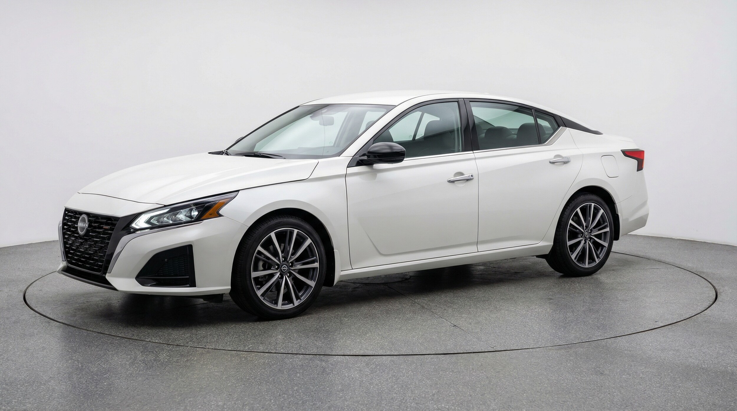 Thumbnail: 2025 Nissan Altima - 3