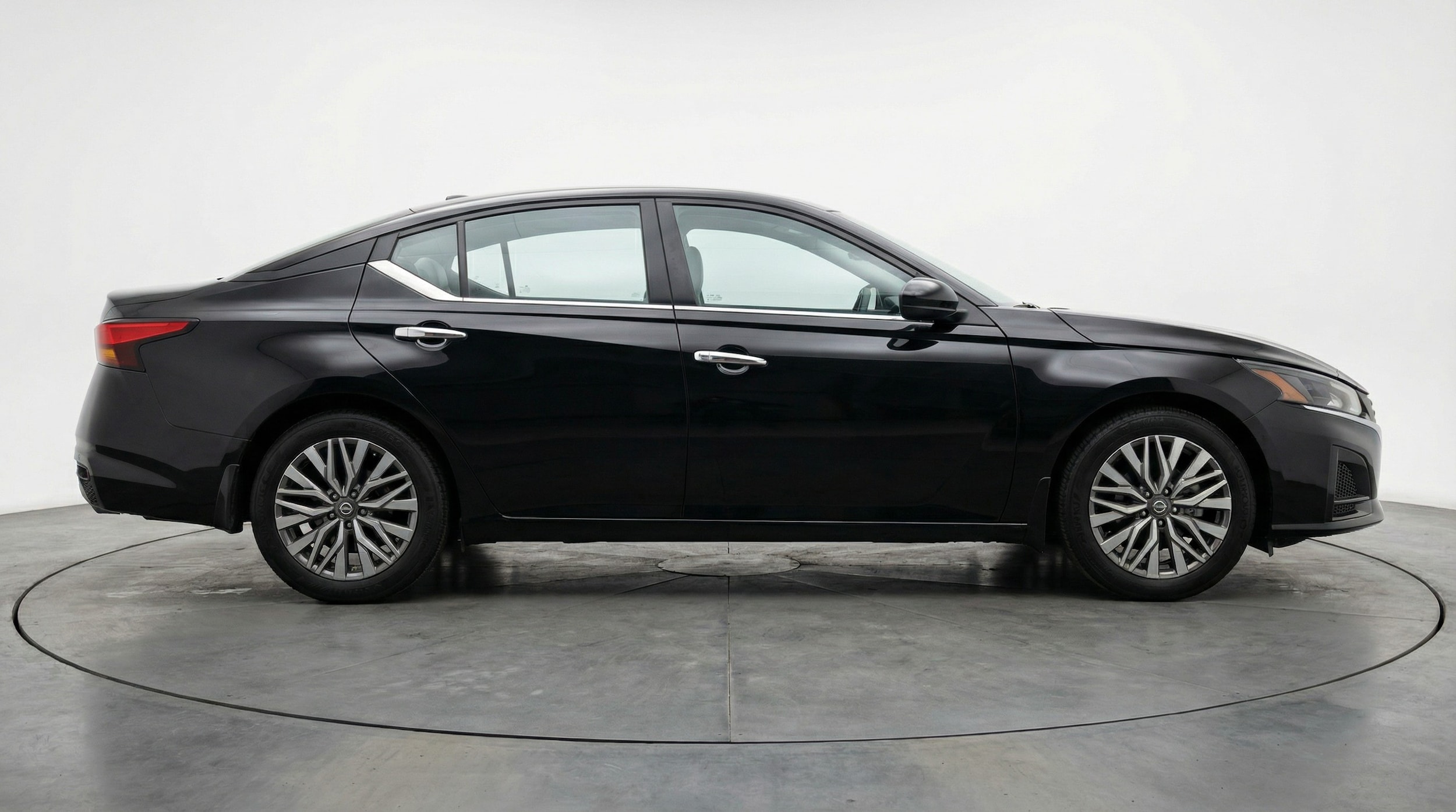 Thumbnail: 2025 Nissan Altima - 8