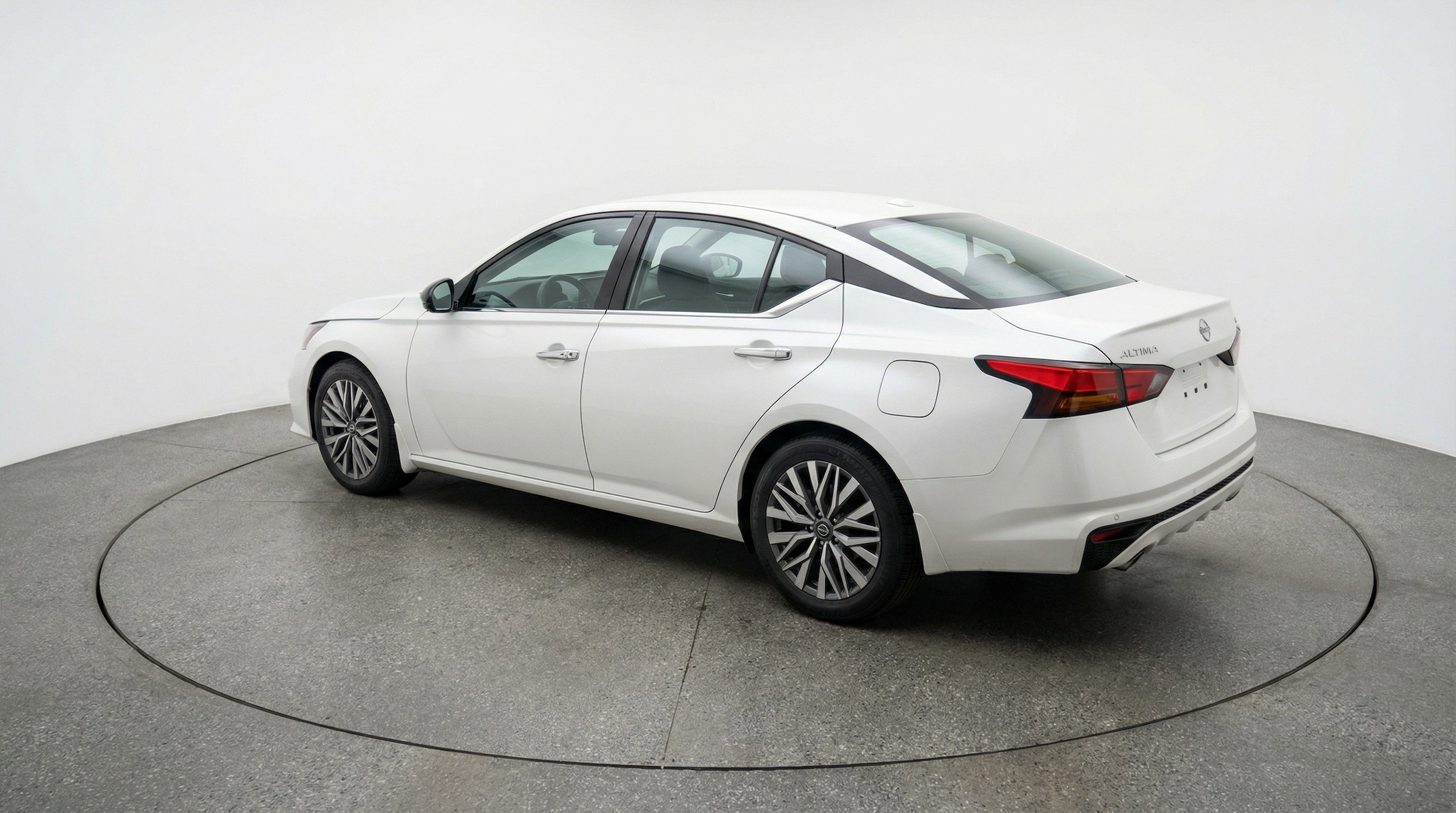 Thumbnail: 2025 Nissan Altima - 6