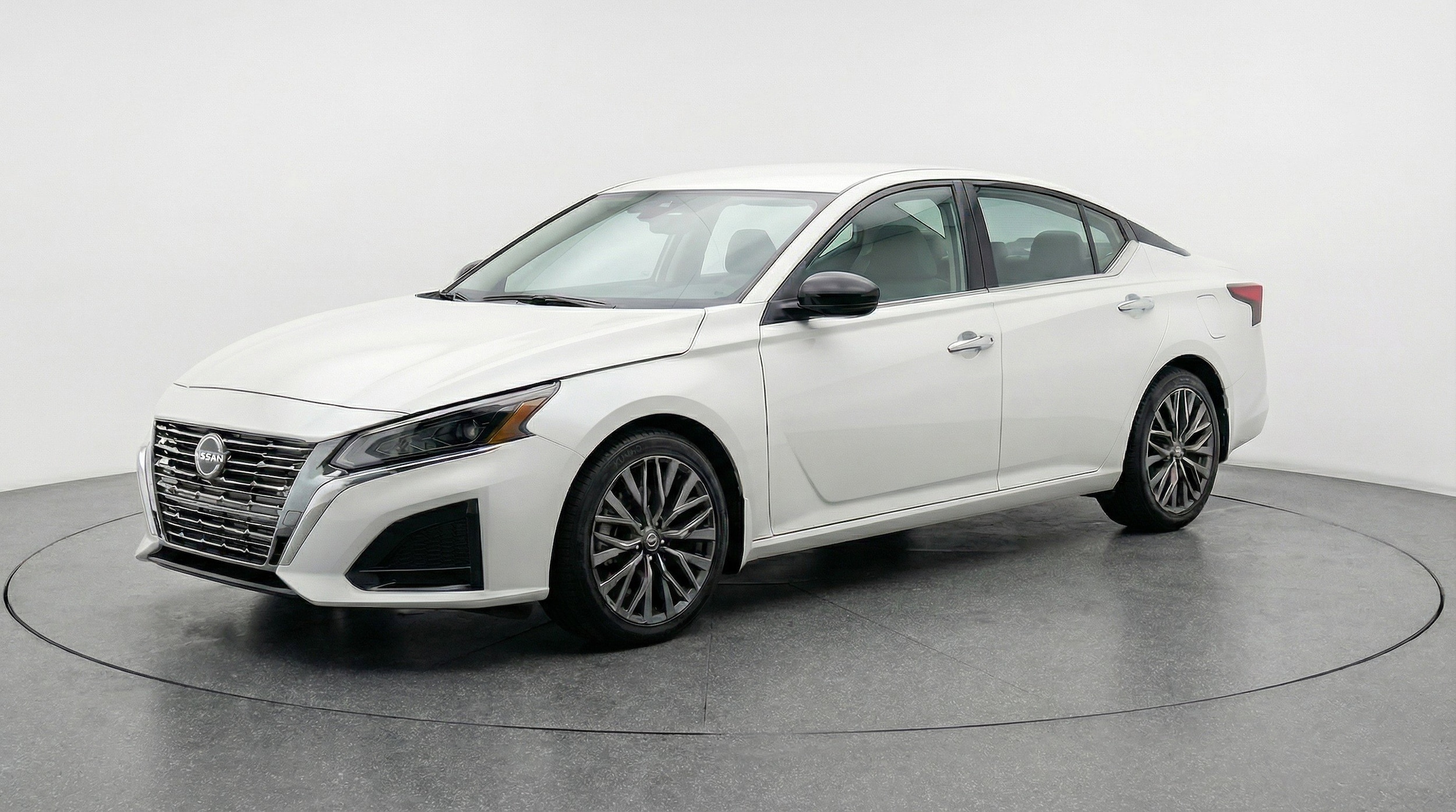 Thumbnail: 2025 Nissan Altima - 3