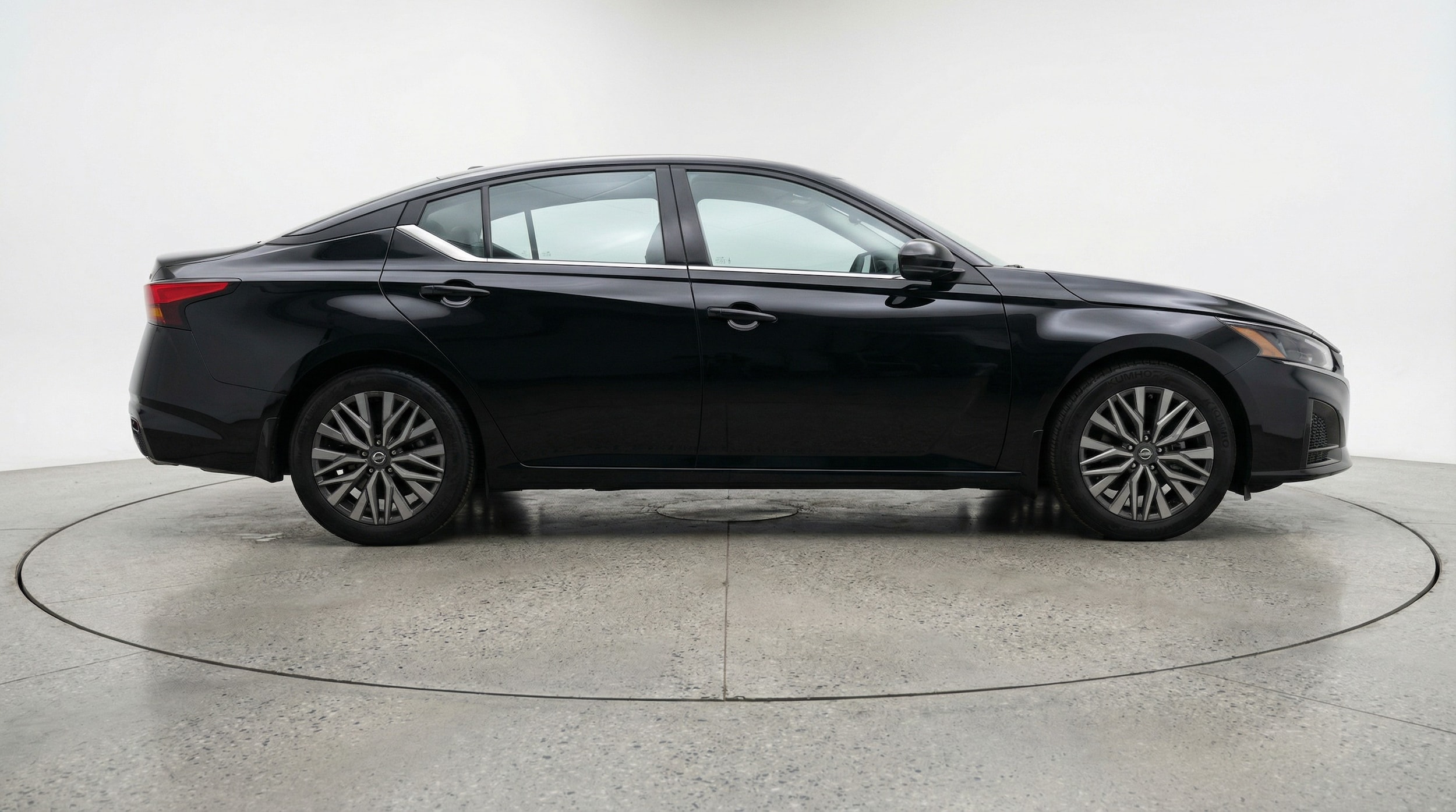 Thumbnail: 2025 Nissan Altima - 8