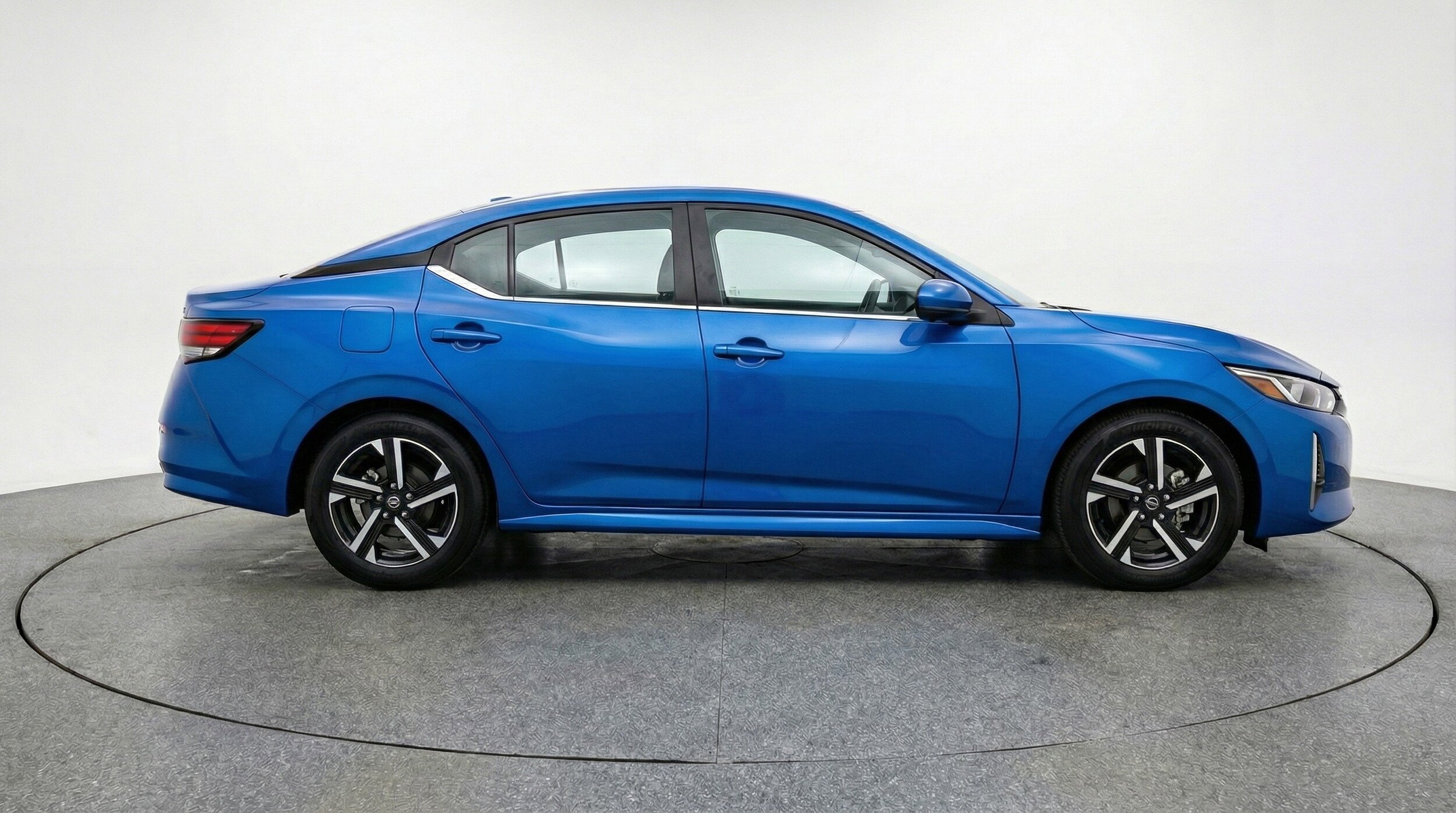 Thumbnail: 2025 Nissan Sentra - 11