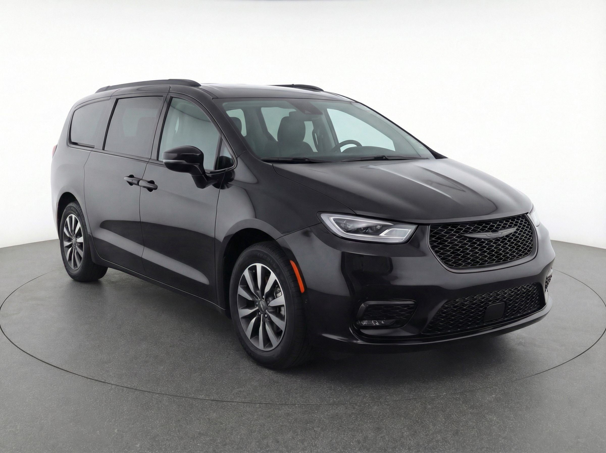 Thumbnail: 2023 Chrysler Pacifica - 1