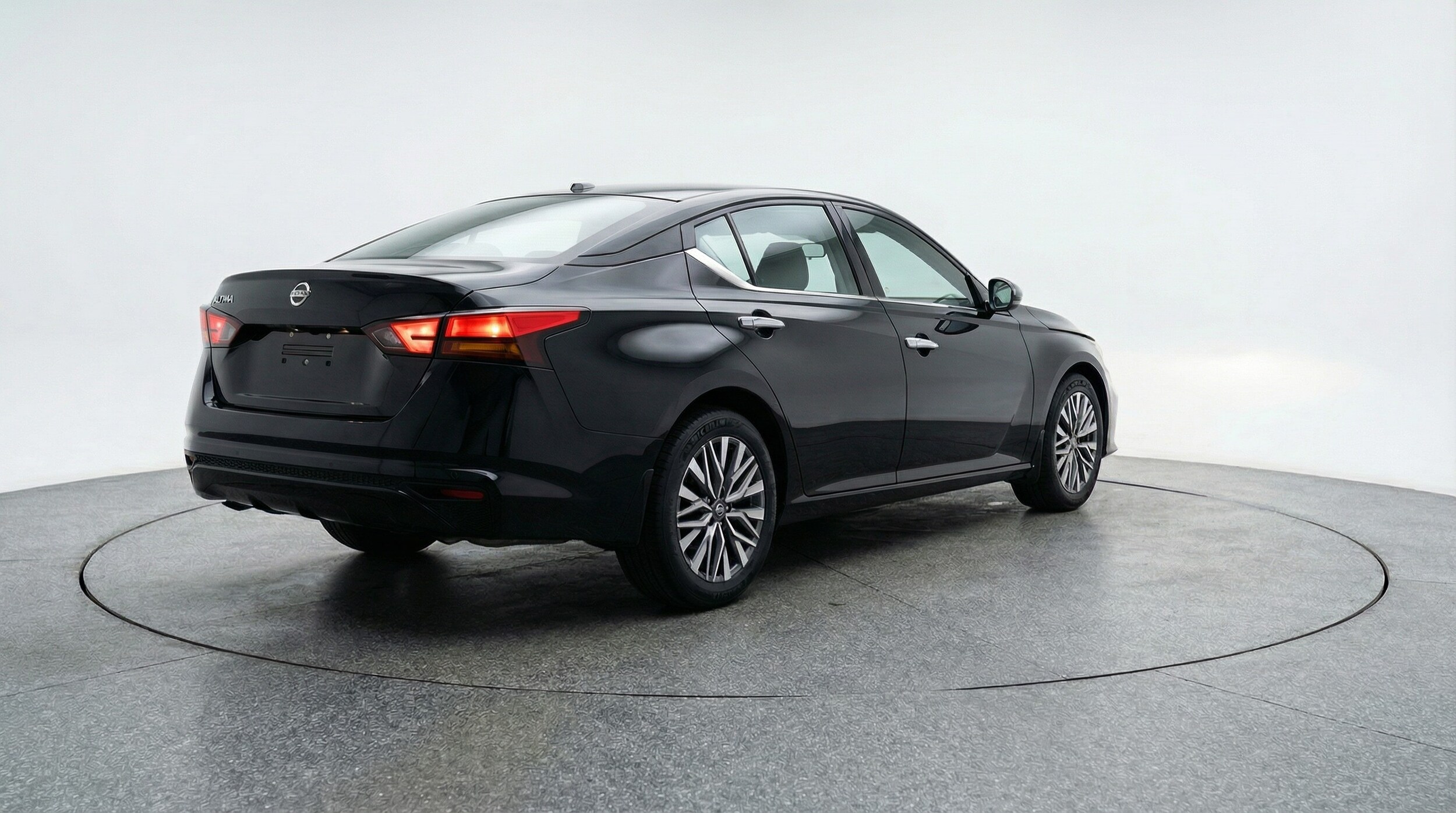 Thumbnail: 2025 Nissan Altima - 7