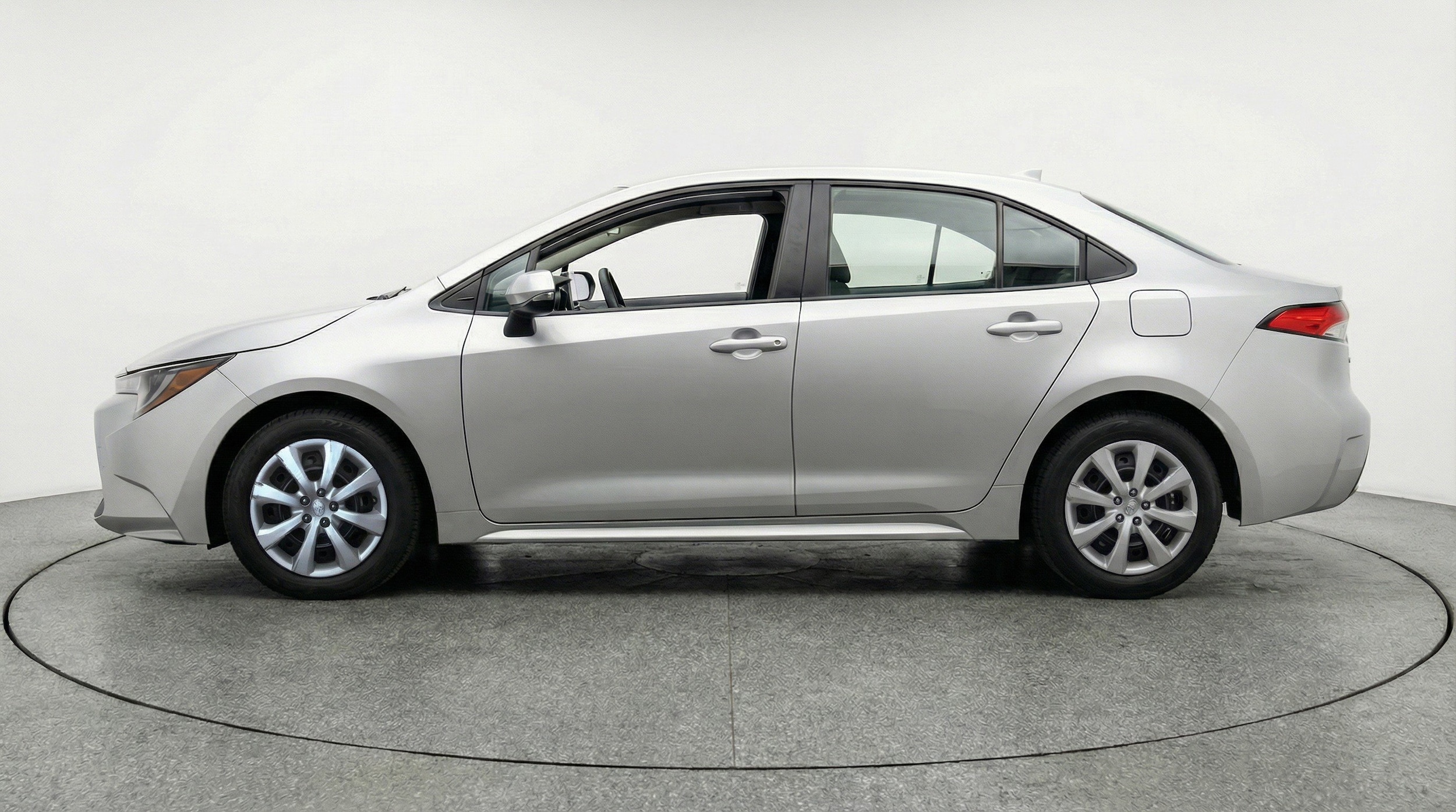 Thumbnail: 2025 Toyota Corolla - 5