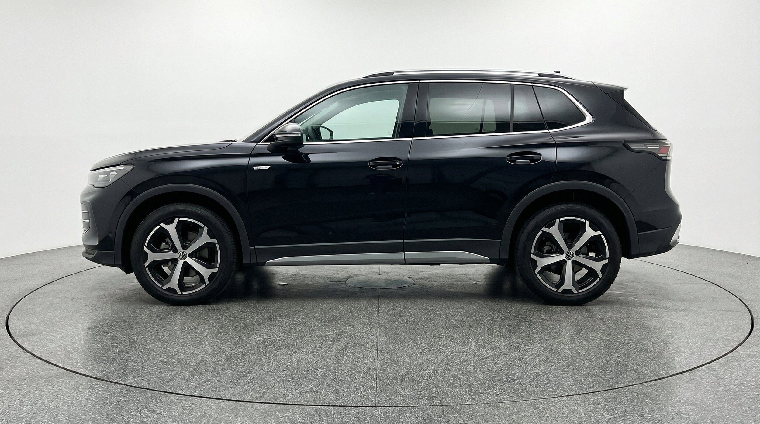 Thumbnail: 2026 Volkswagen Tiguan - 5