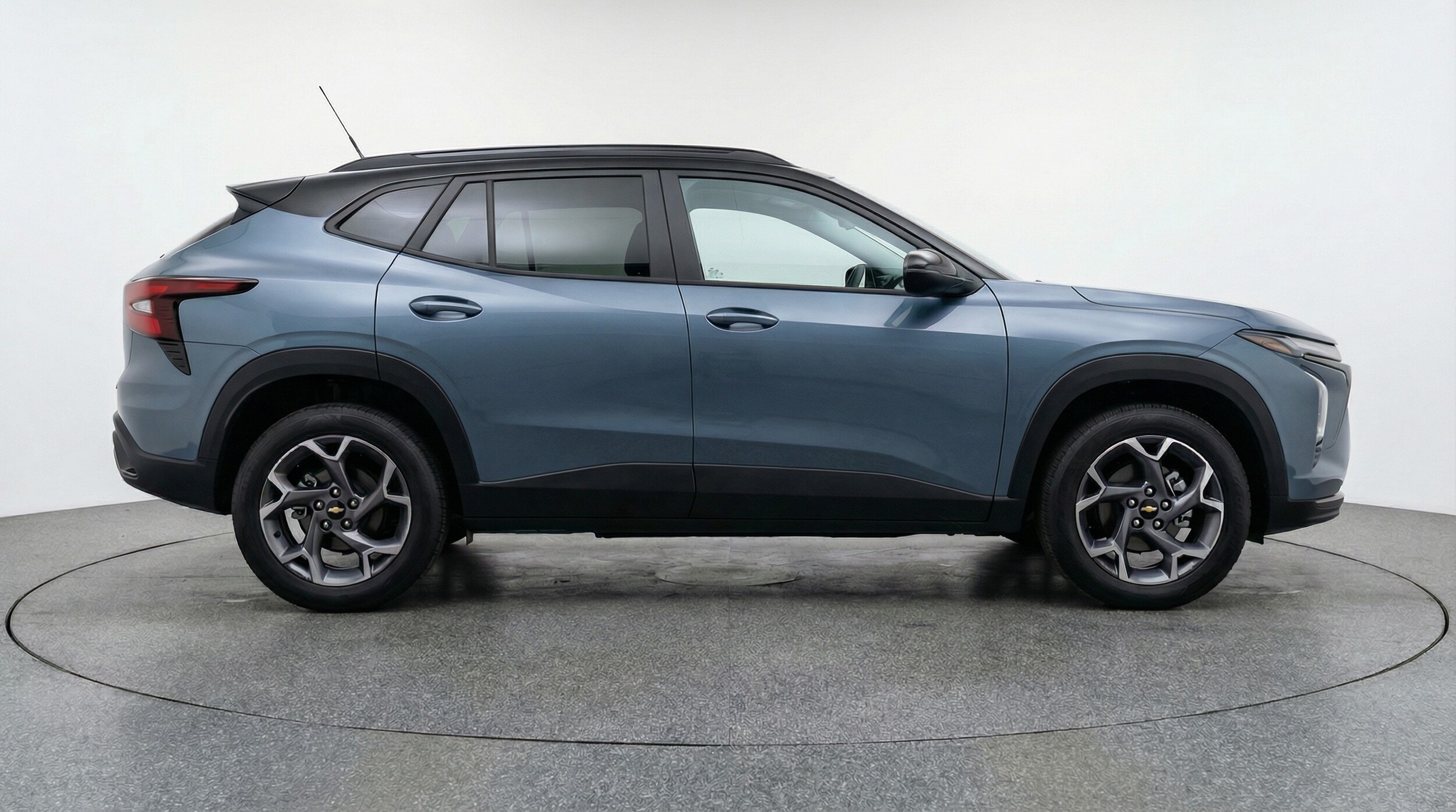 Thumbnail: 2025 Chevrolet Trax - 8