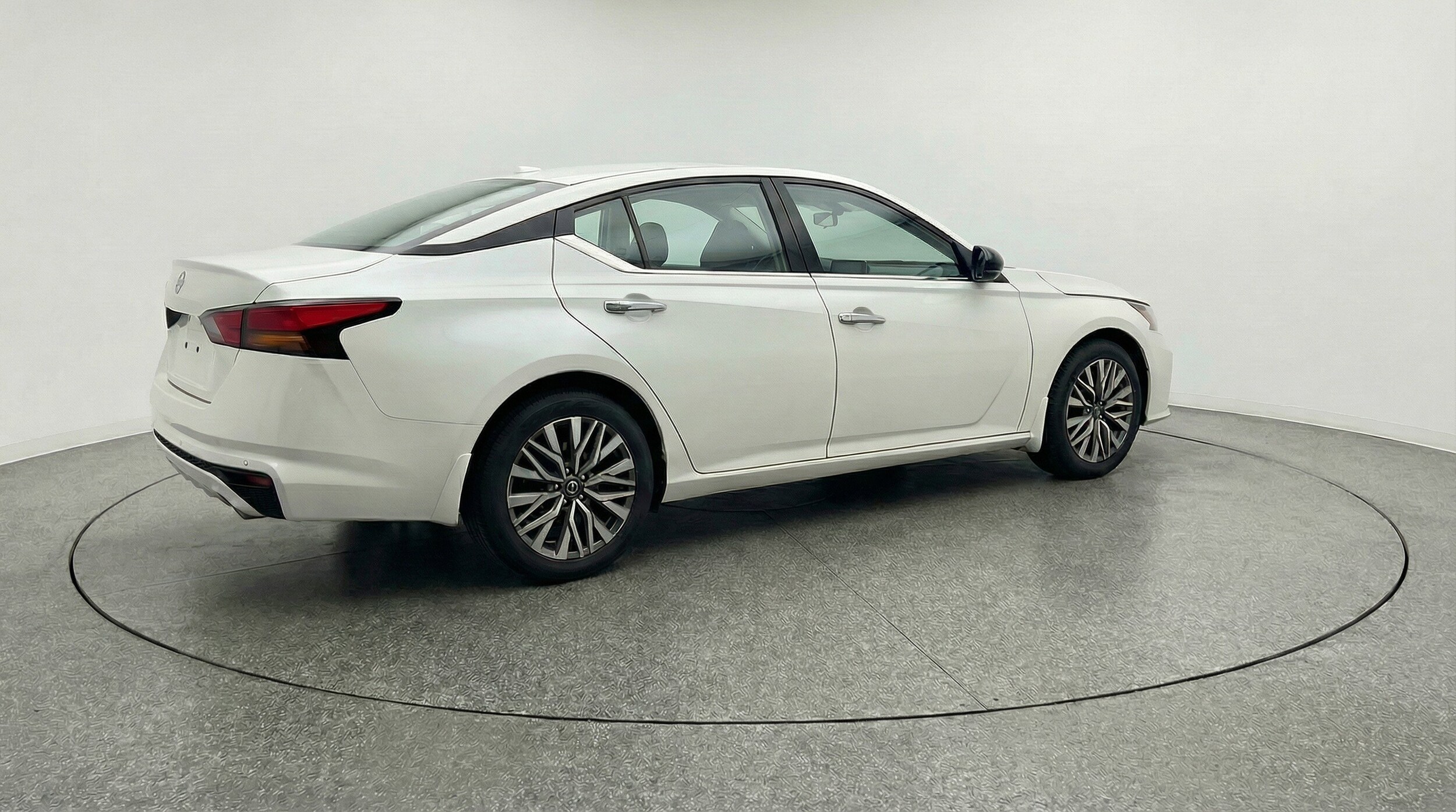 Thumbnail: 2025 Nissan Altima - 9