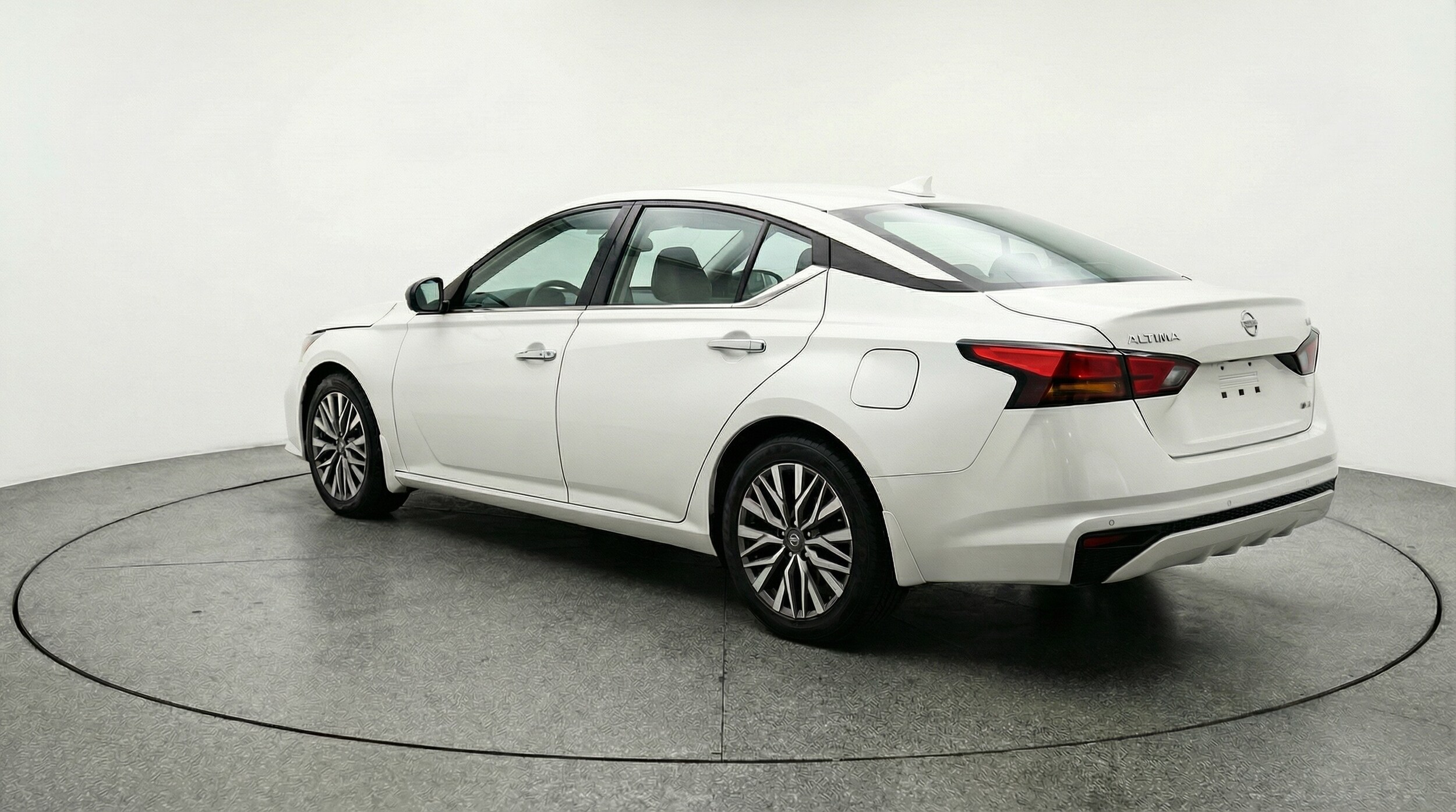 Thumbnail: 2025 Nissan Altima - 5