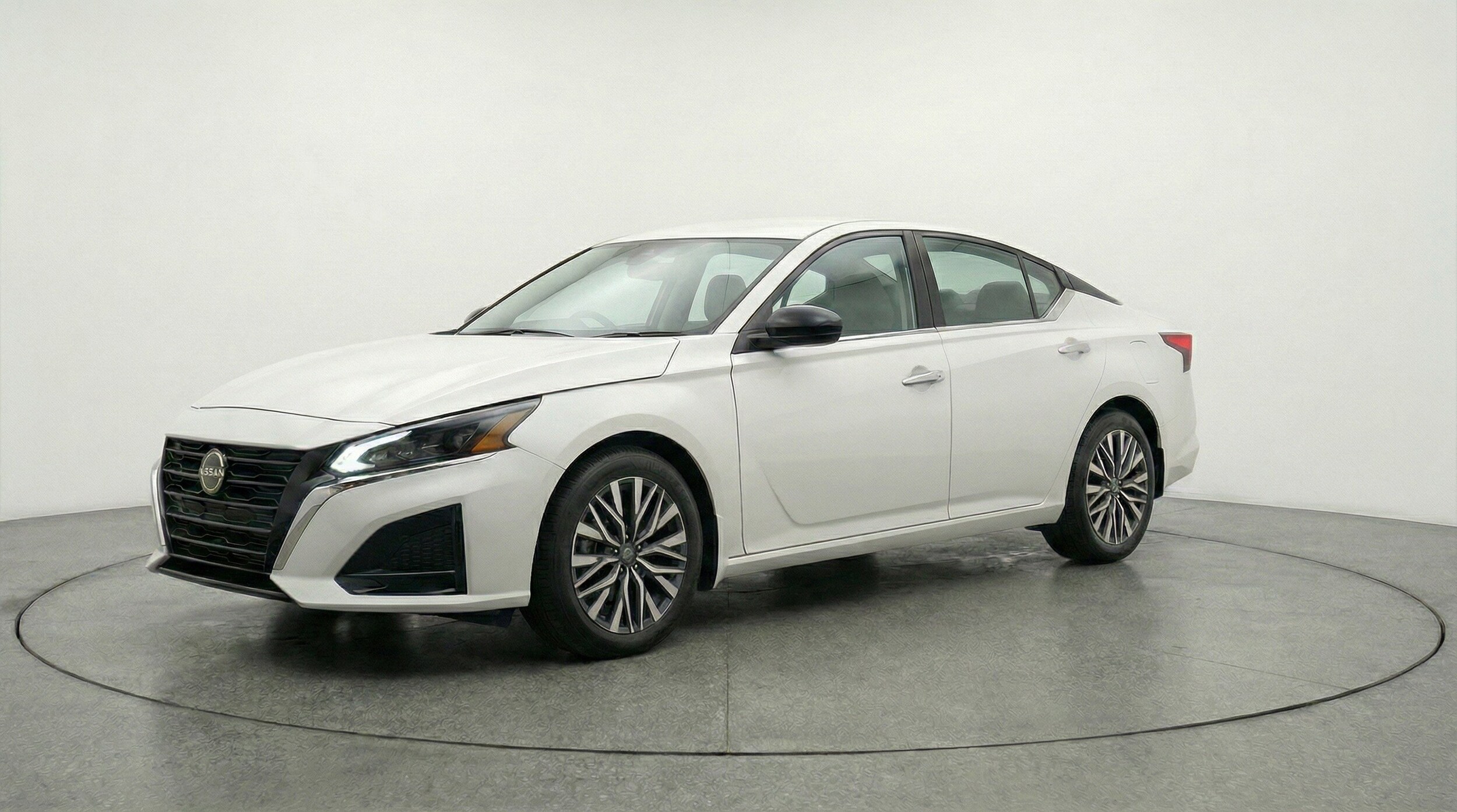 Thumbnail: 2025 Nissan Altima - 3