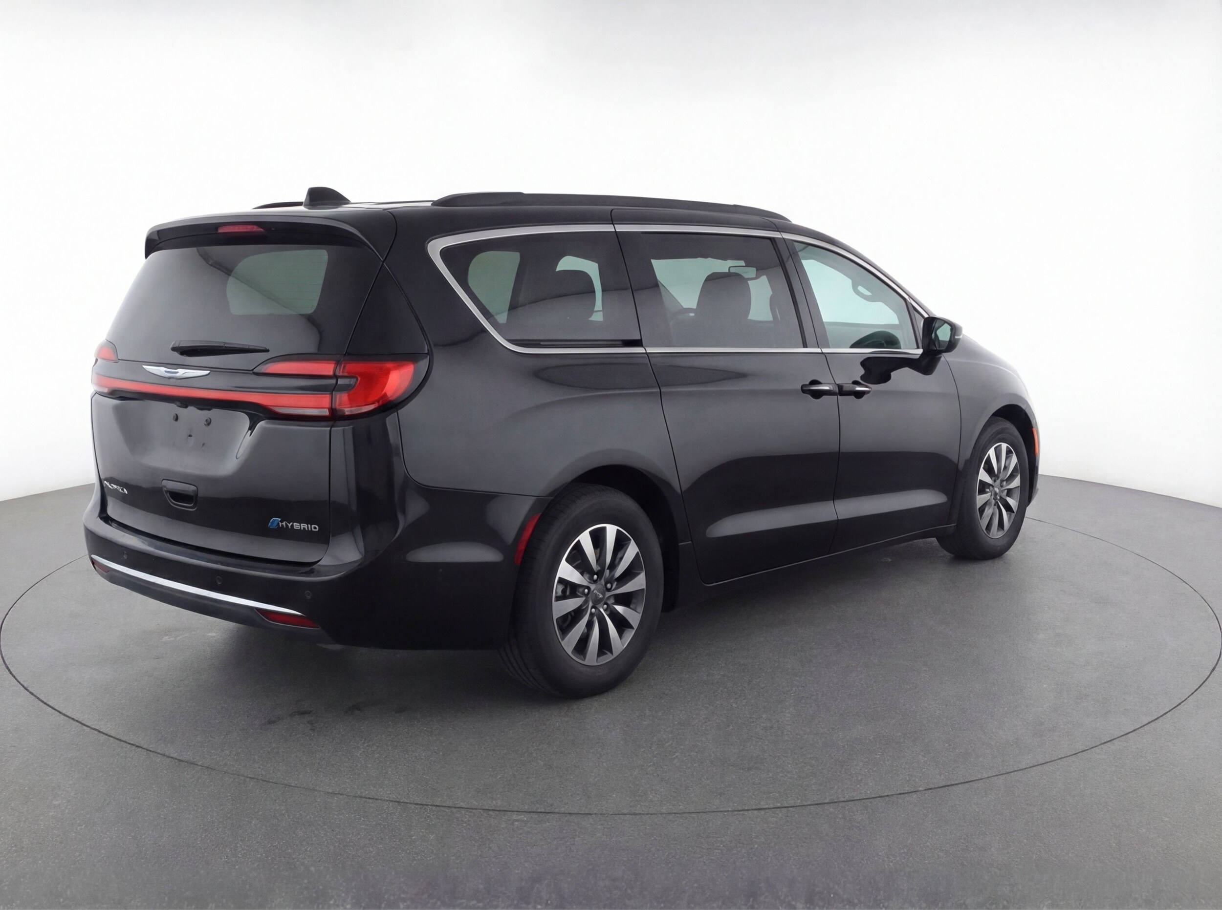 Thumbnail: 2023 Chrysler Pacifica - 9