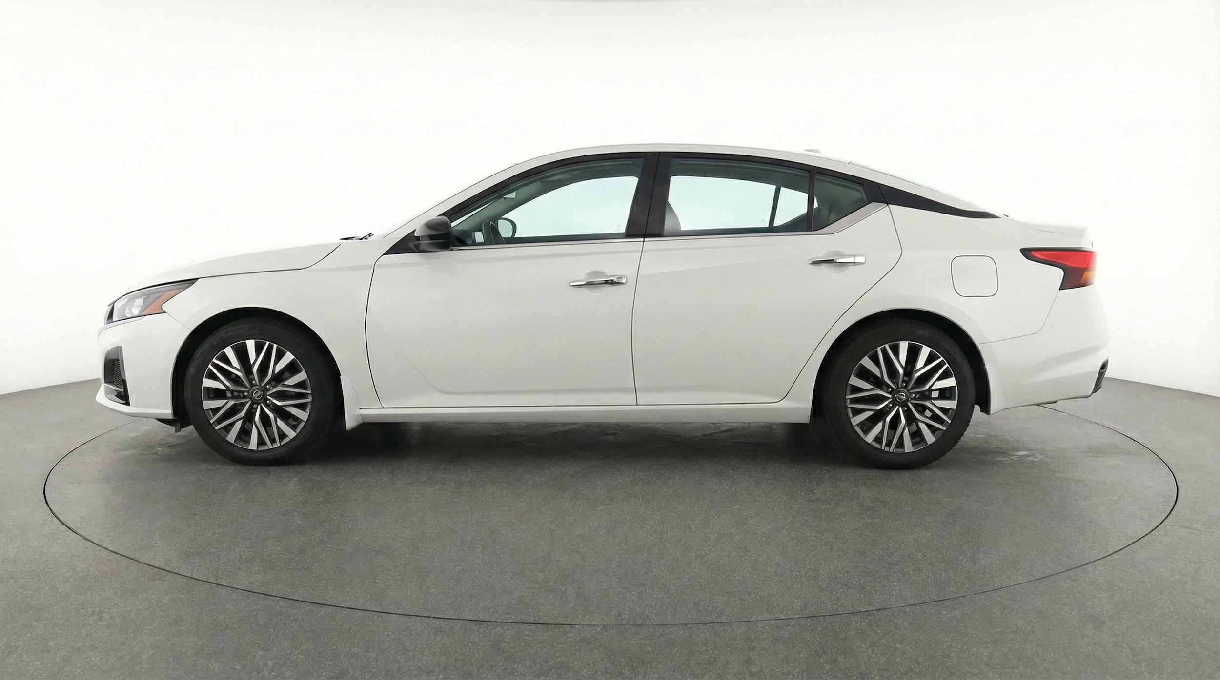 Thumbnail: 2025 Nissan Altima - 4