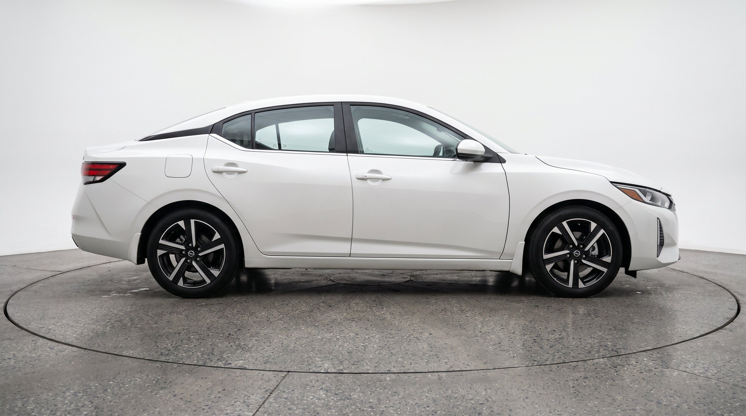 Thumbnail: 2025 Nissan Sentra - 10