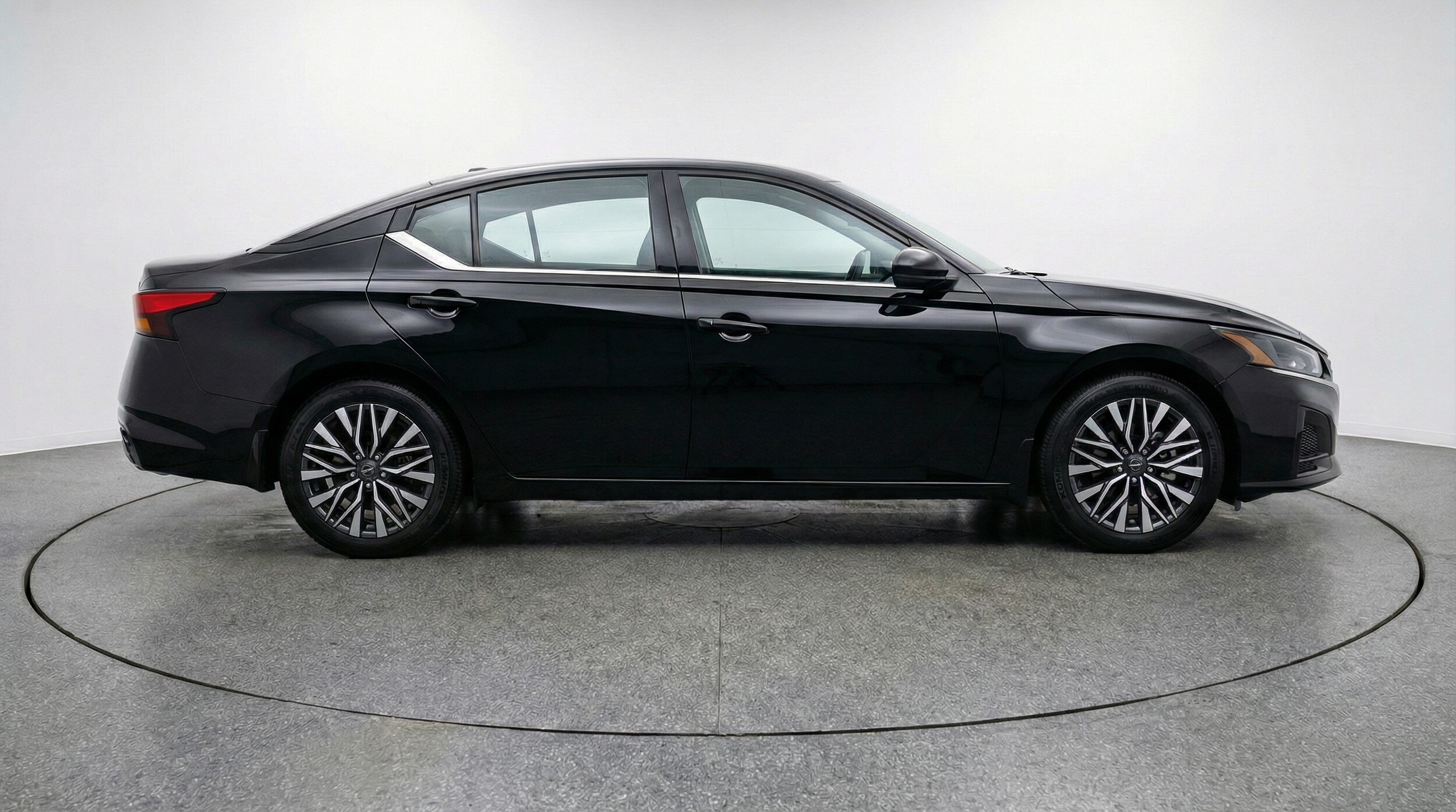 Thumbnail: 2025 Nissan Altima - 8