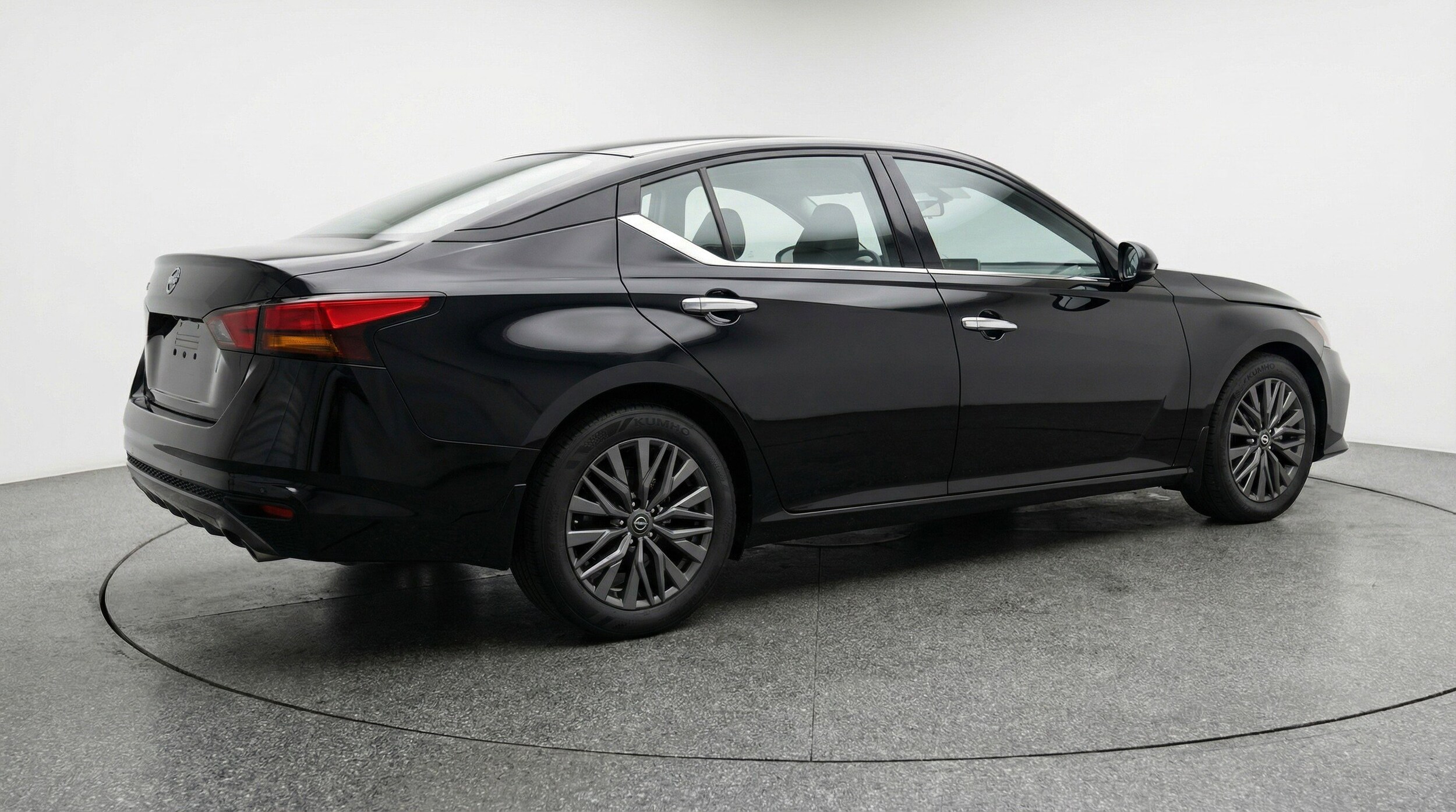 Thumbnail: 2025 Nissan Altima - 9