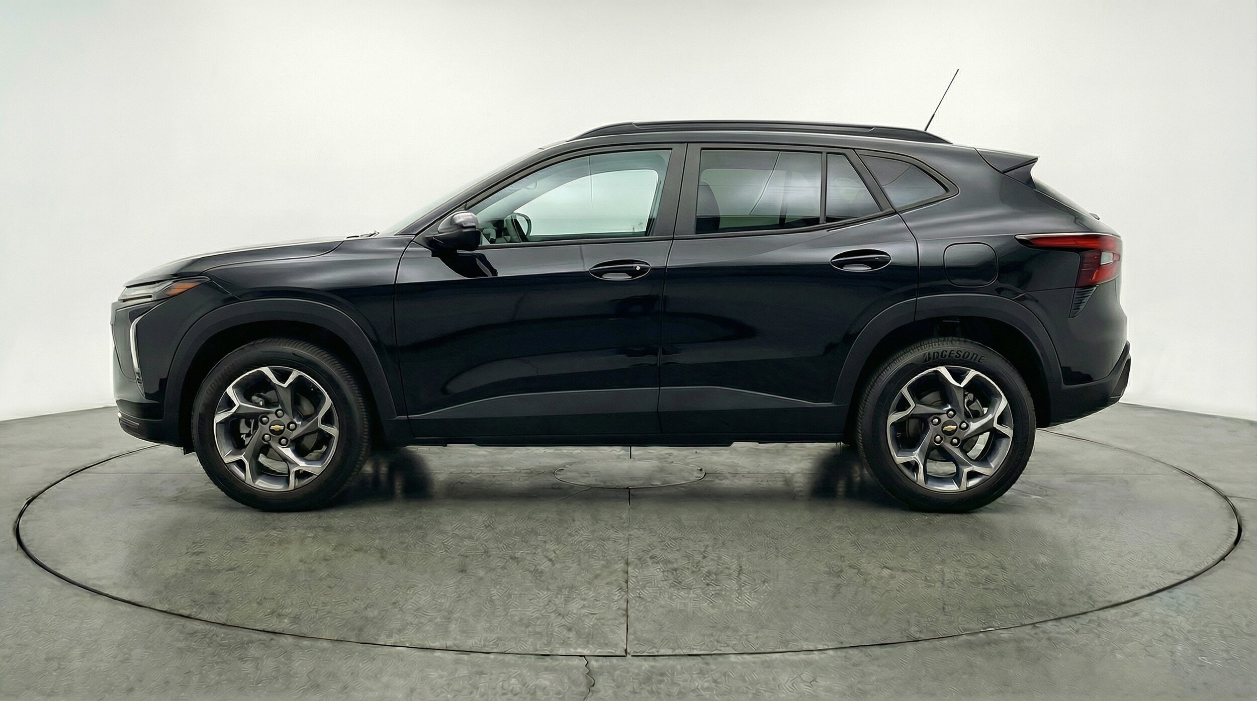 Thumbnail: 2025 Chevrolet Trax - 4