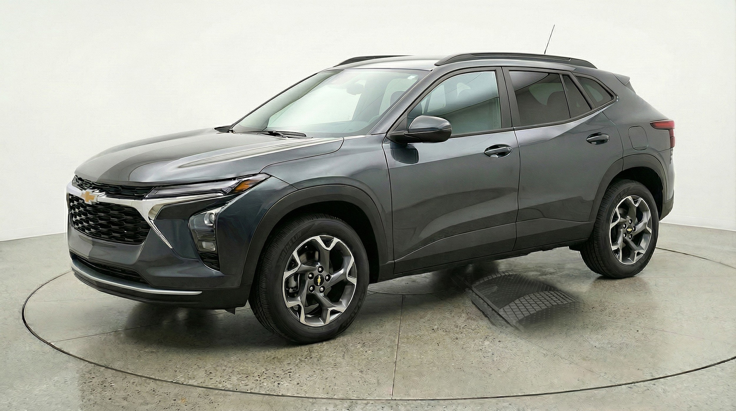 Thumbnail: 2025 Chevrolet Trax - 3