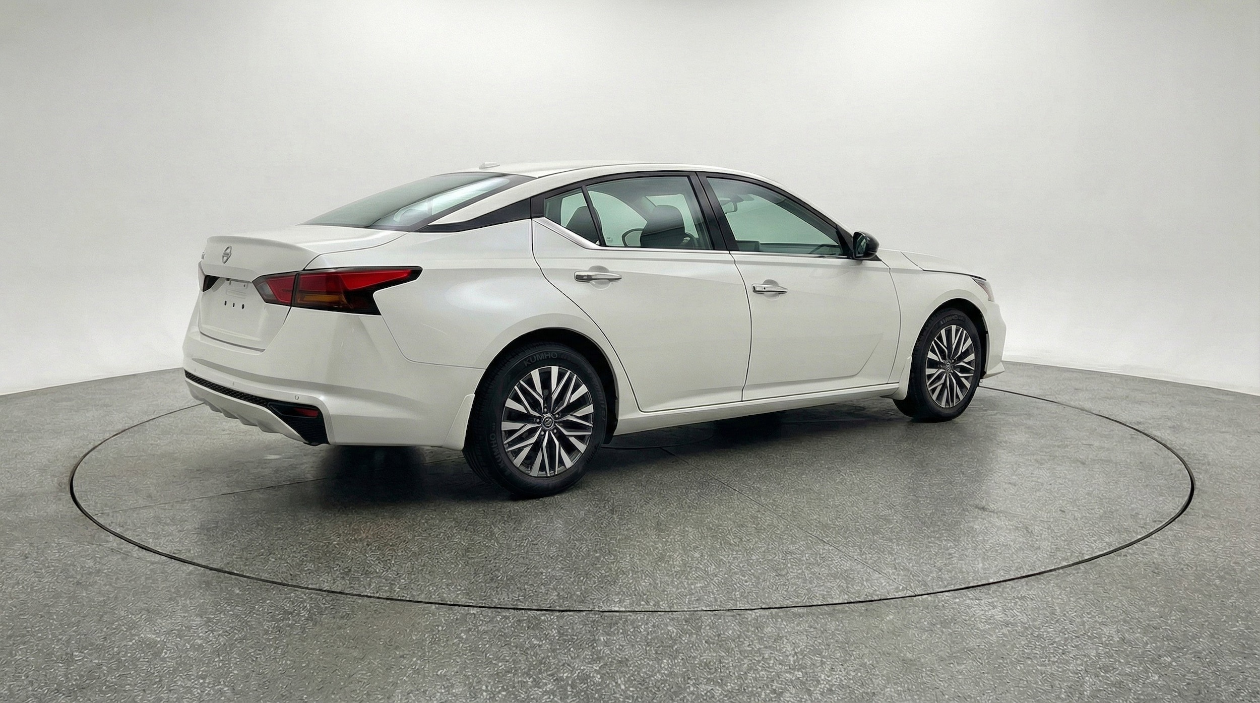 Thumbnail: 2025 Nissan Altima - 9