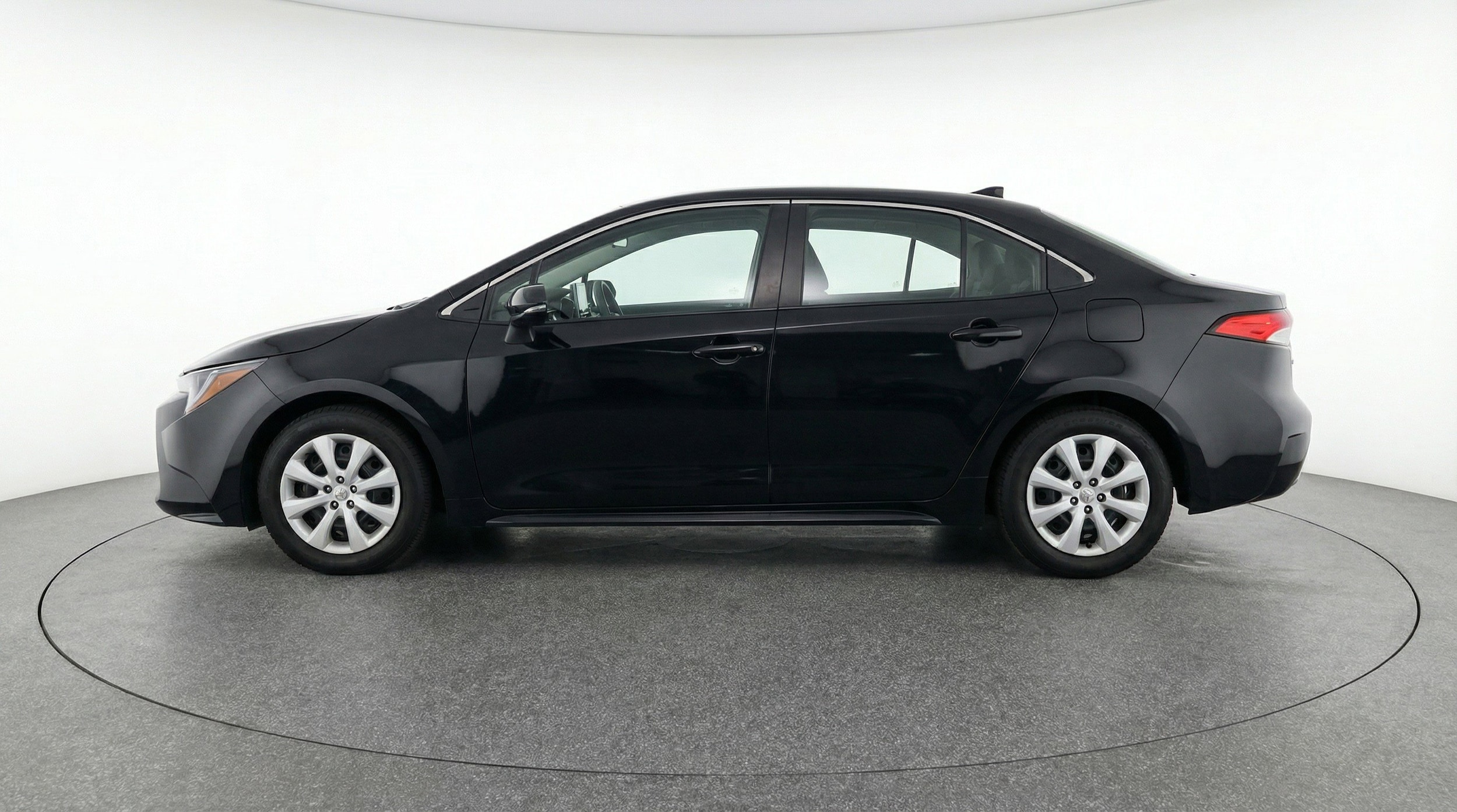 Thumbnail: 2025 Toyota Corolla - 5