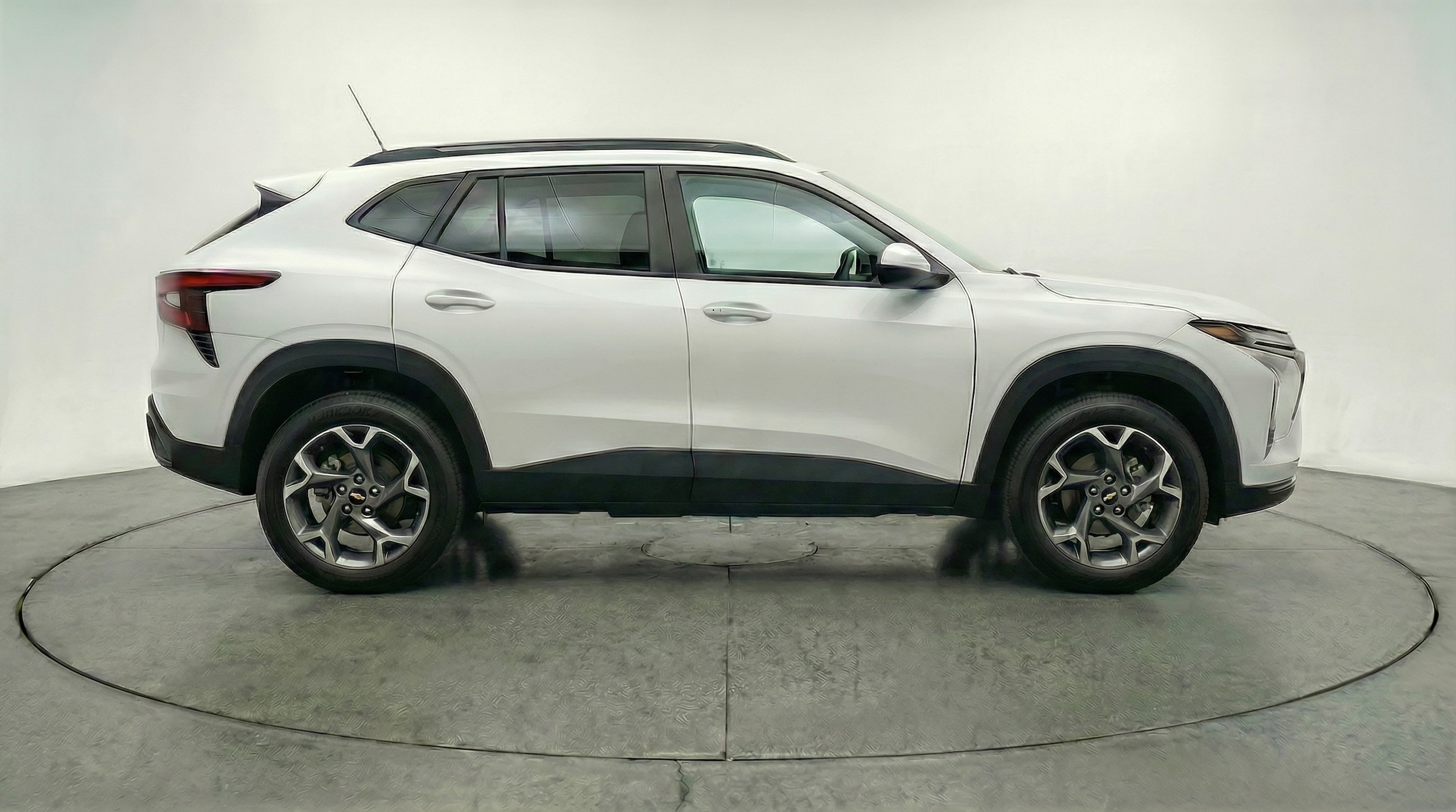 Thumbnail: 2025 Chevrolet Trax - 8