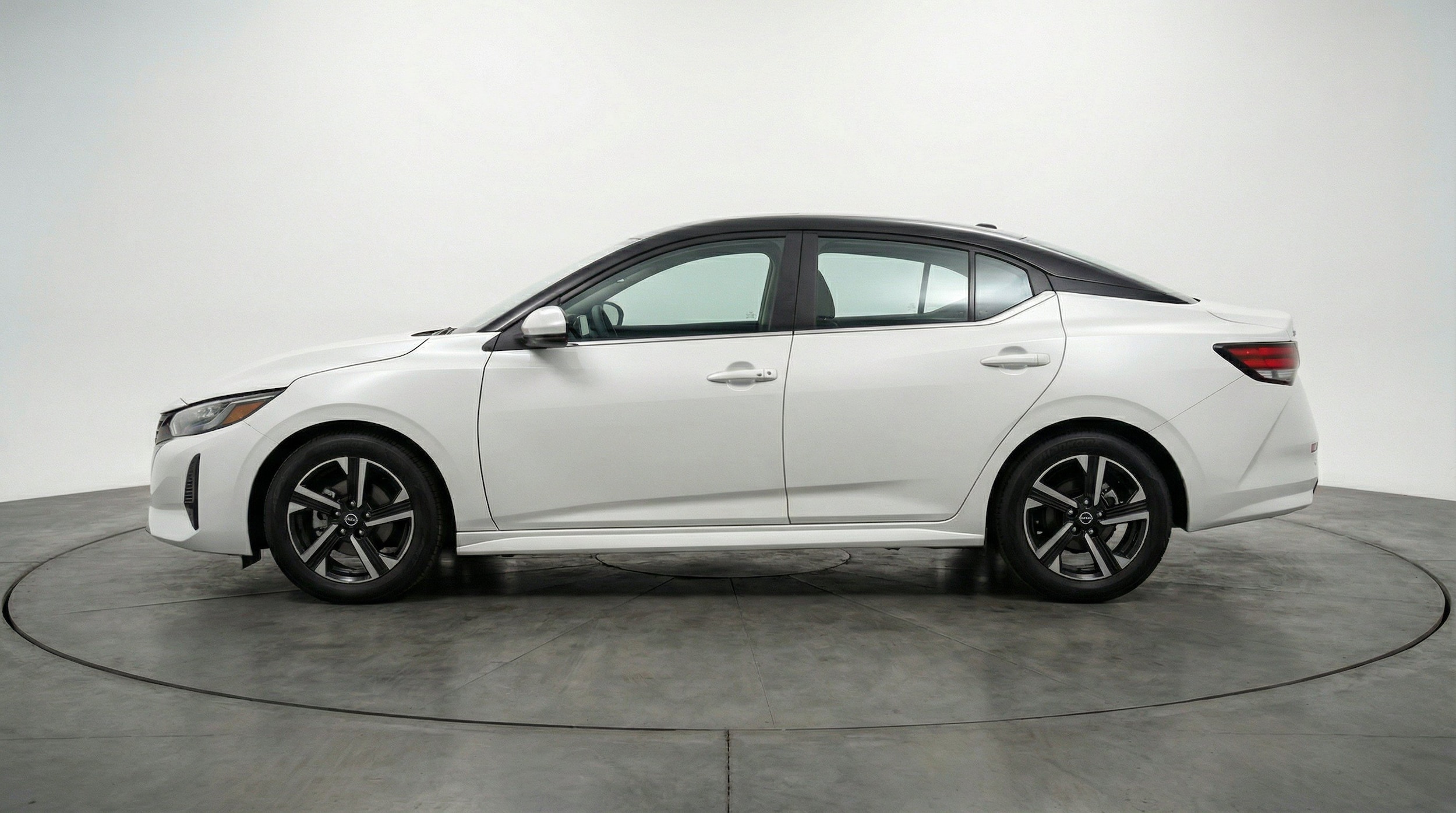 Thumbnail: 2025 Nissan Sentra - 5