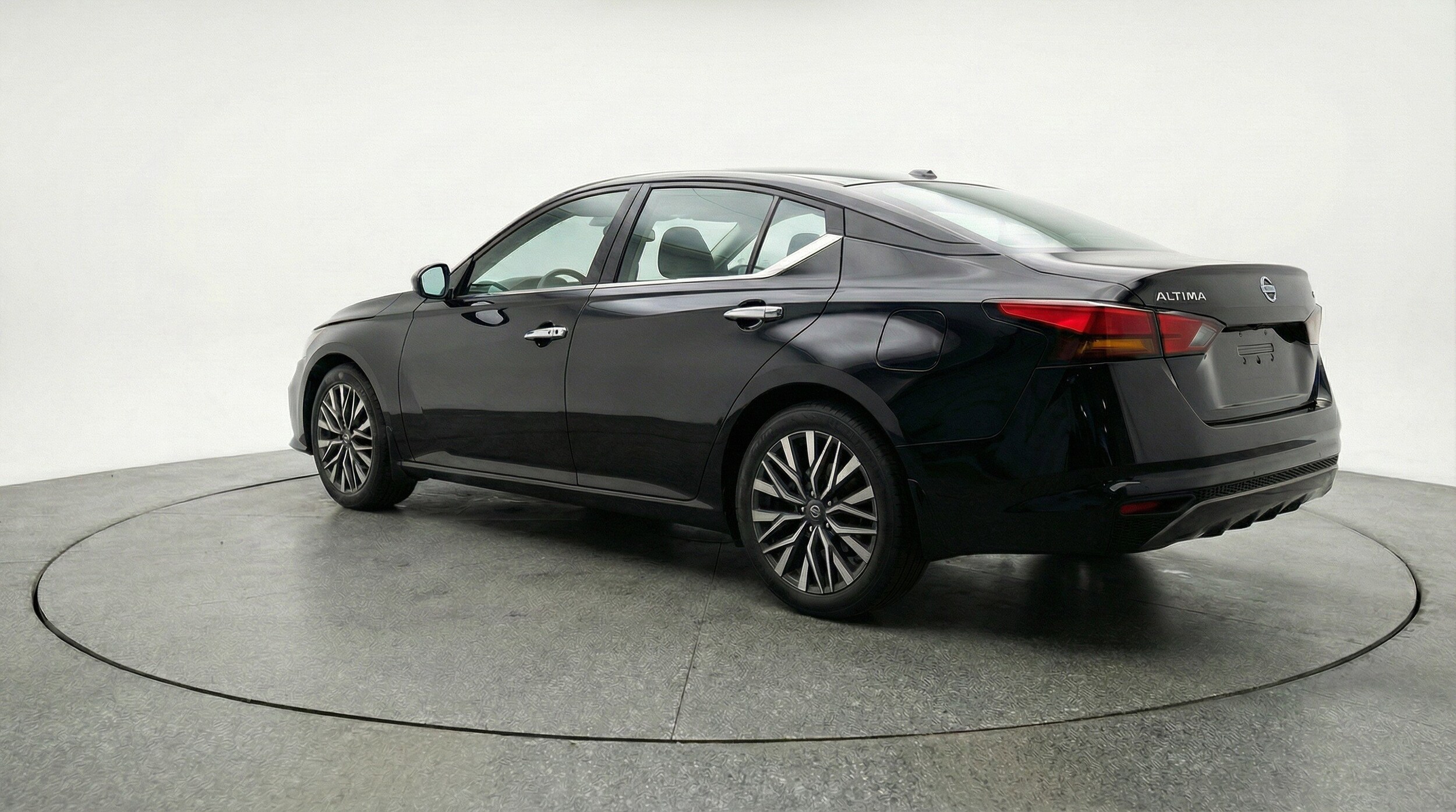 Thumbnail: 2025 Nissan Altima - 6