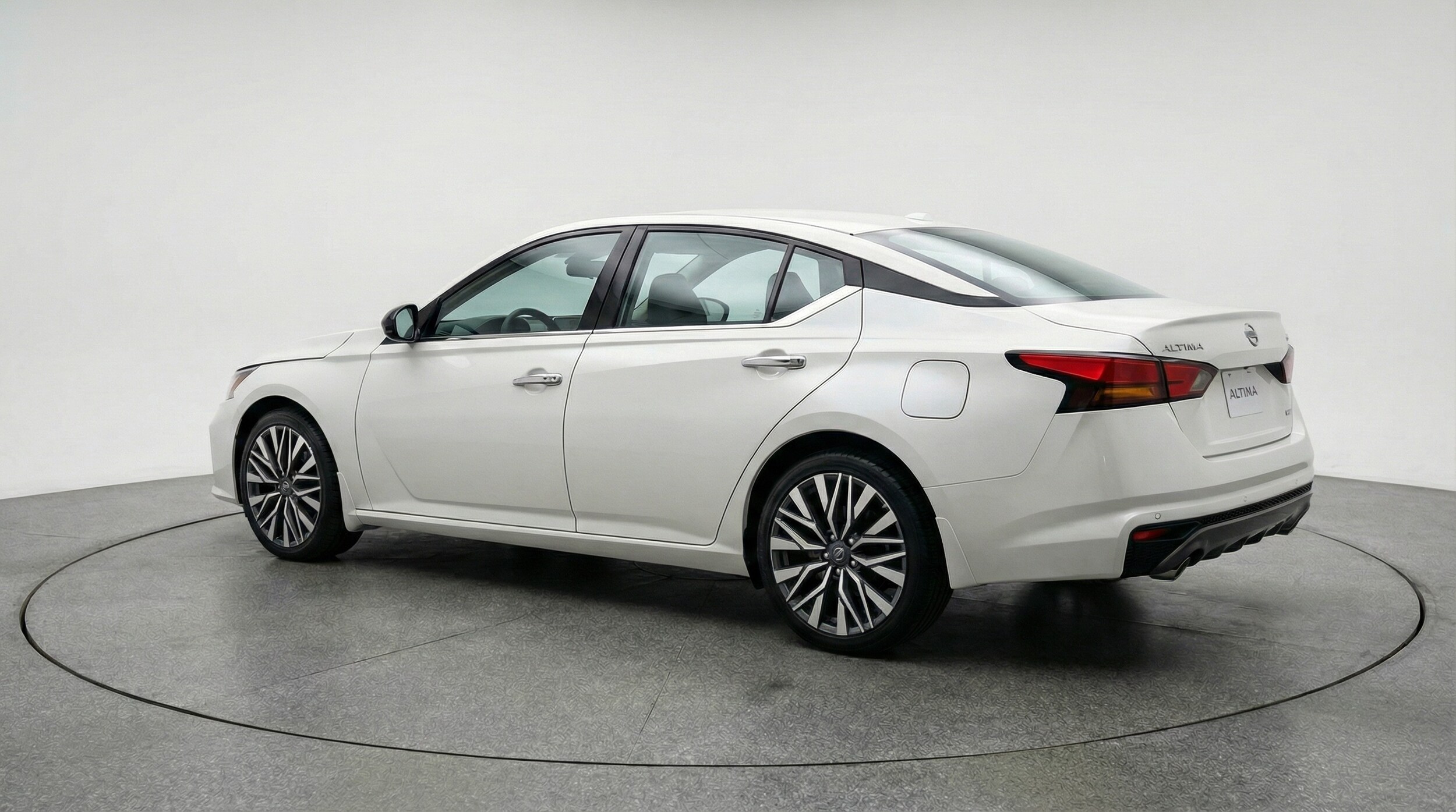 Thumbnail: 2025 Nissan Altima - 5