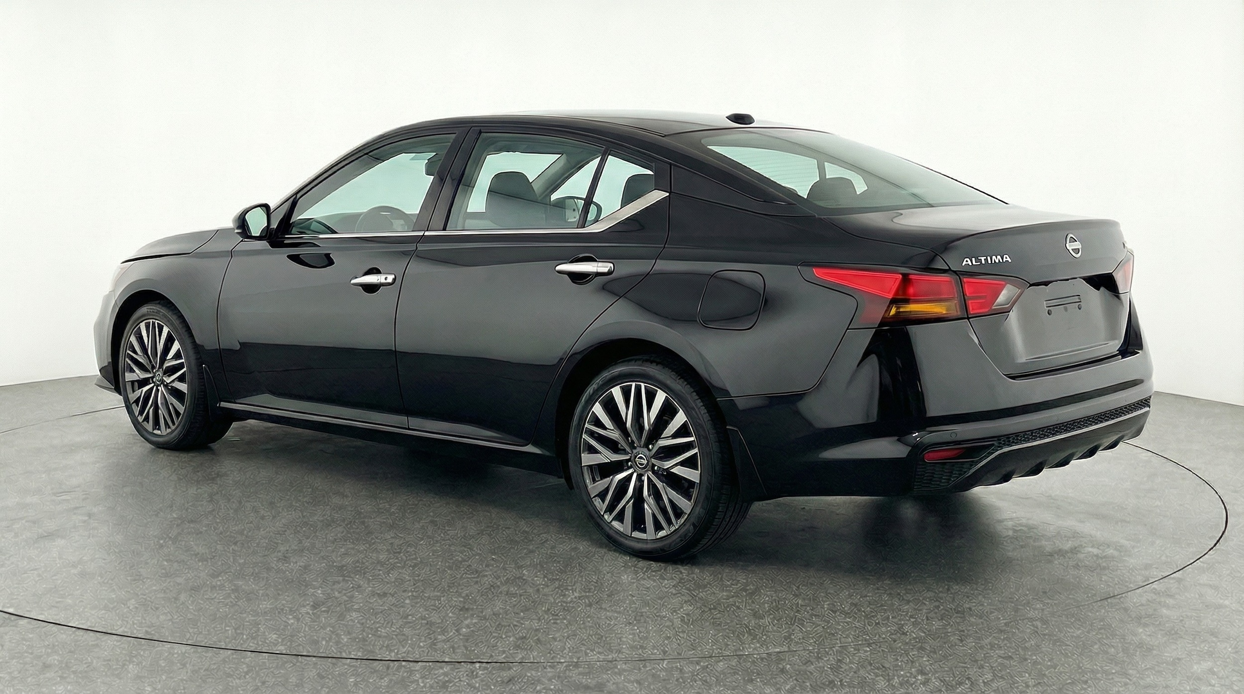 Thumbnail: 2025 Nissan Altima - 5