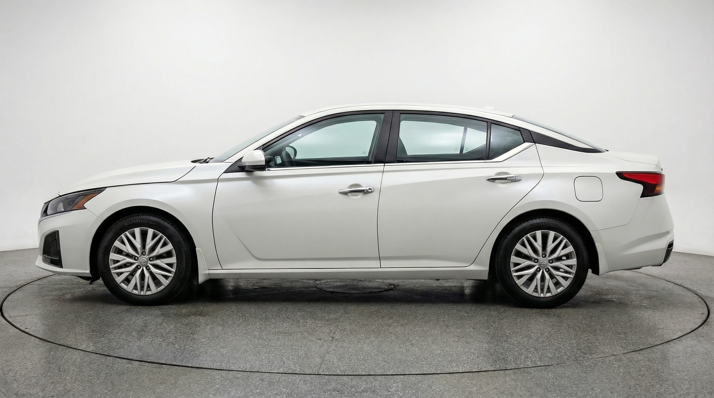 Thumbnail: 2025 Nissan Altima - 4