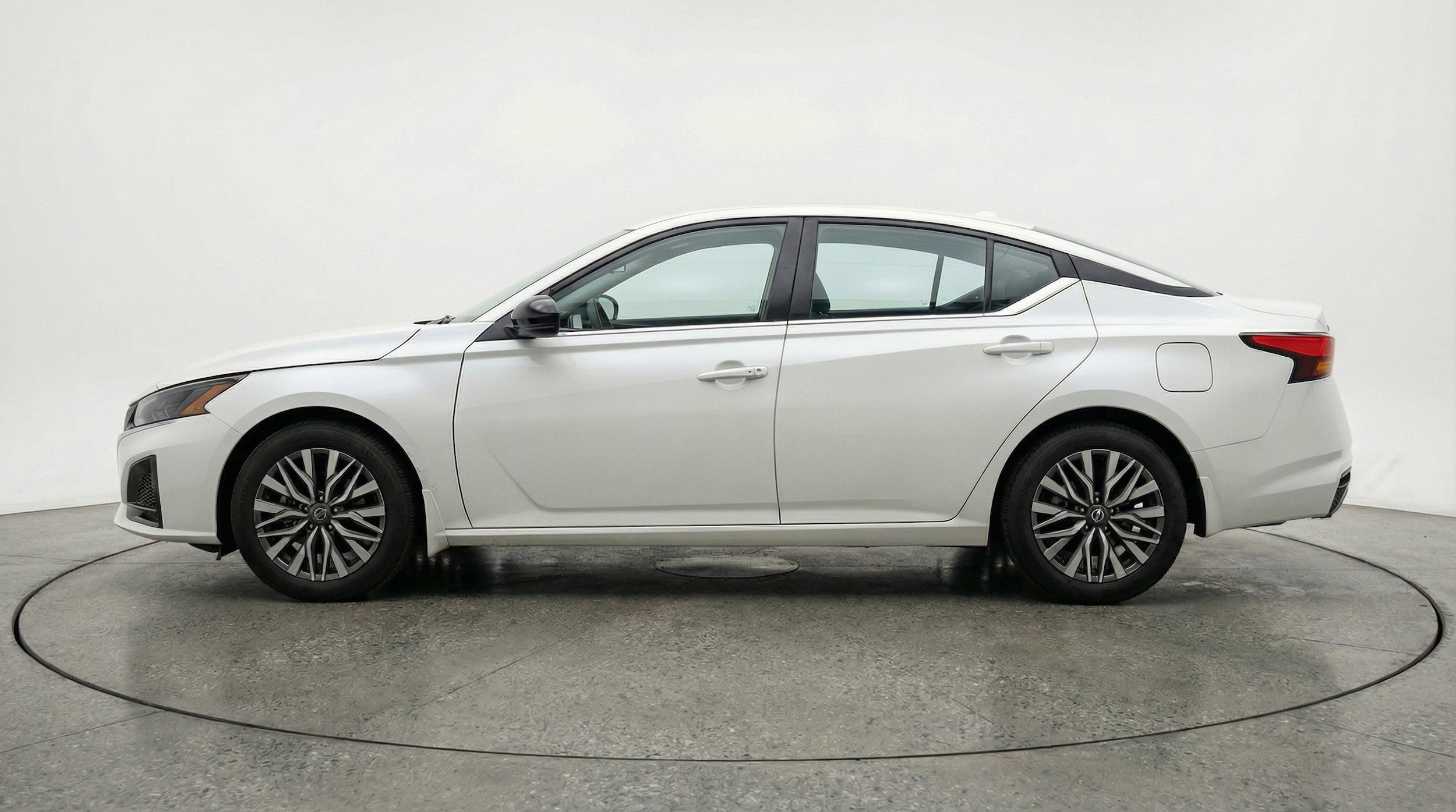 Thumbnail: 2025 Nissan Altima - 5