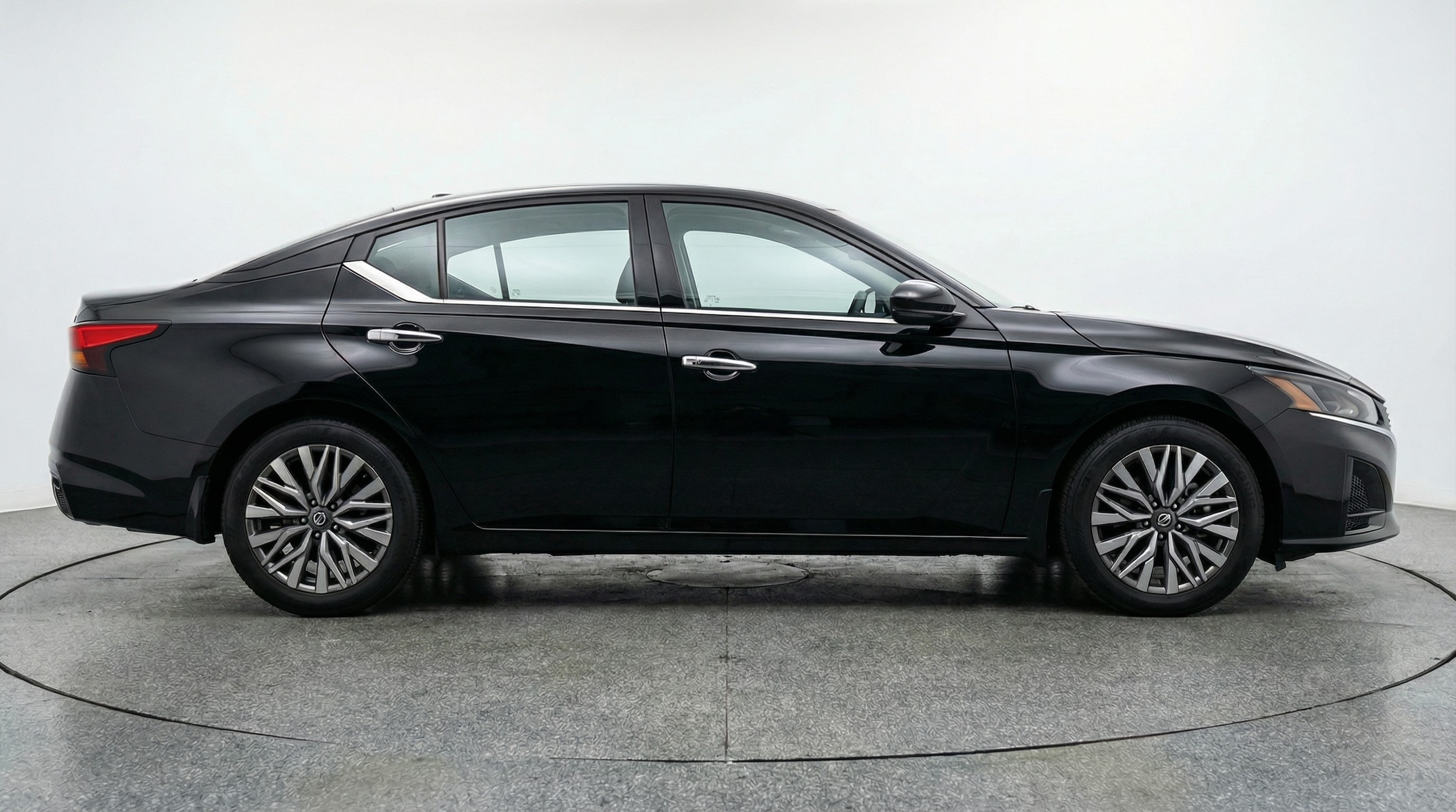 Thumbnail: 2025 Nissan Altima - 8