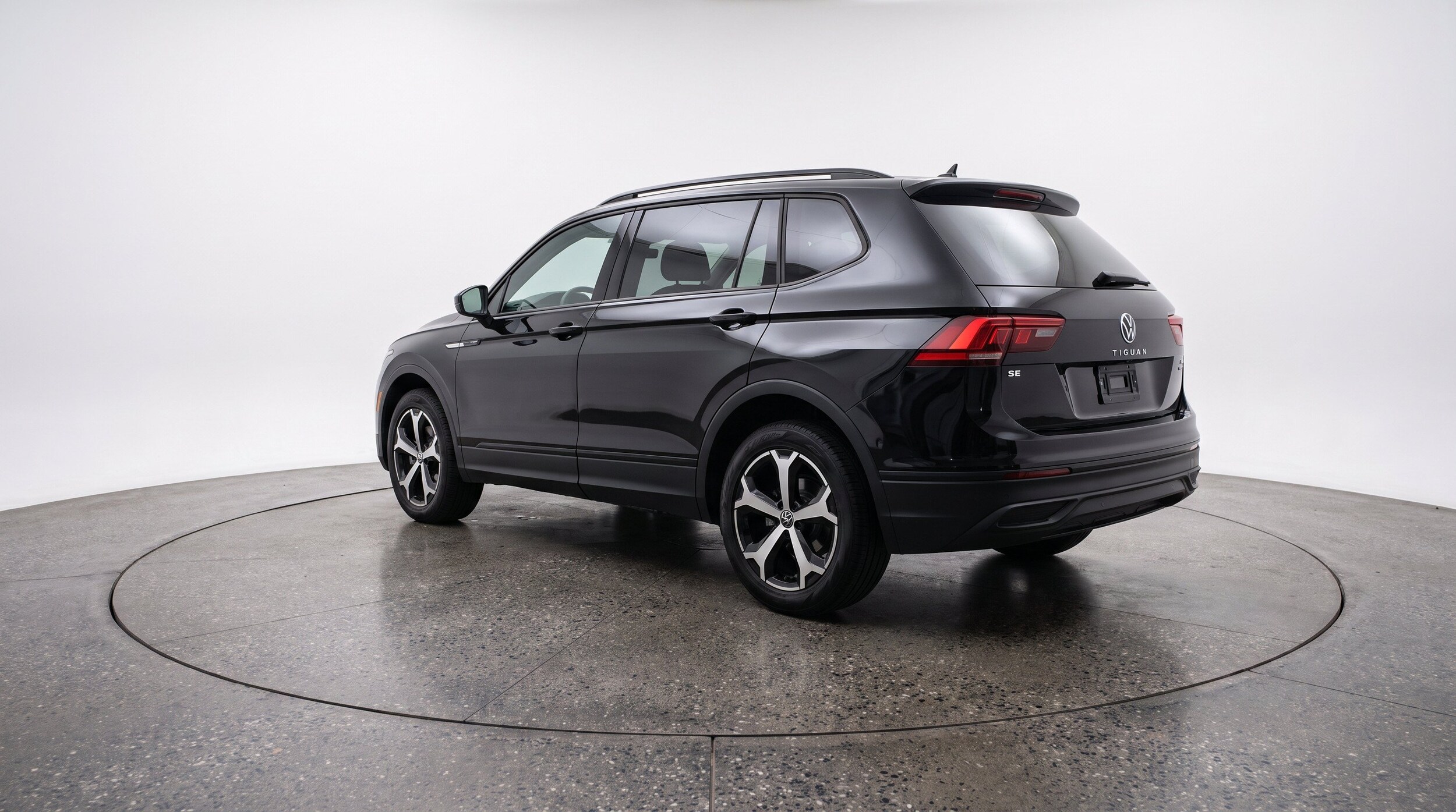 Thumbnail: 2026 Volkswagen Tiguan - 6
