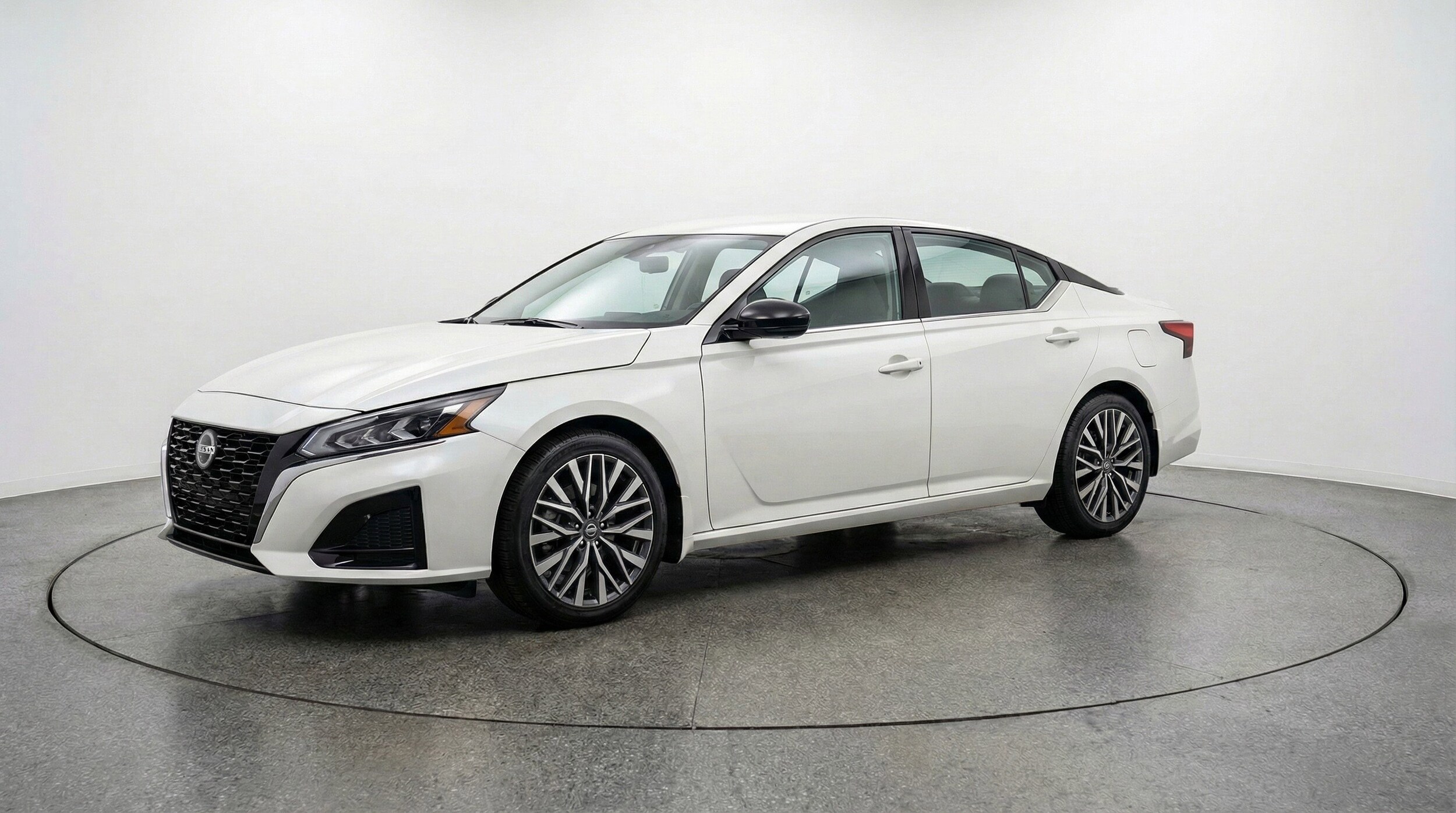 Thumbnail: 2025 Nissan Altima - 3