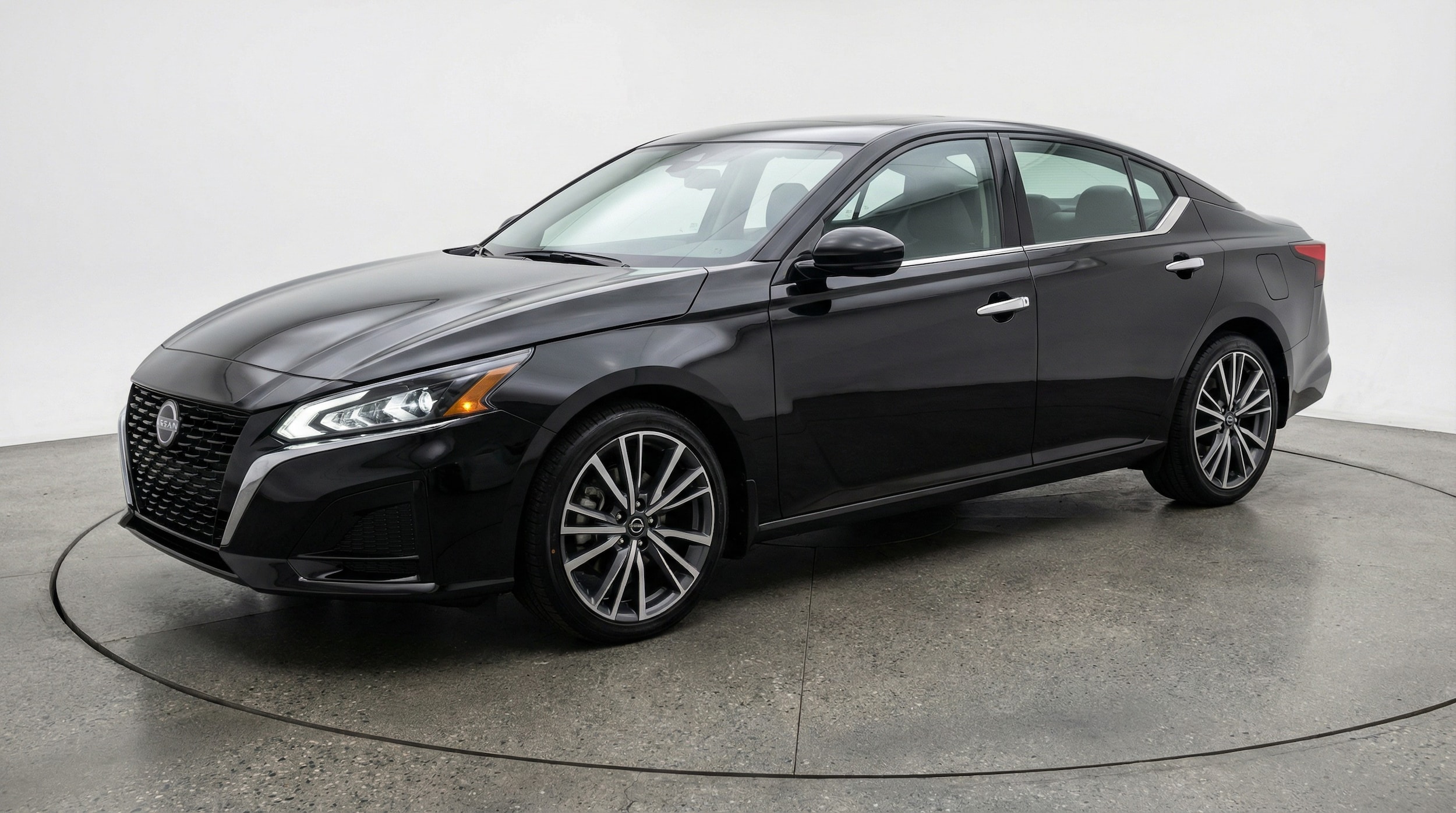 Thumbnail: 2025 Nissan Altima - 3