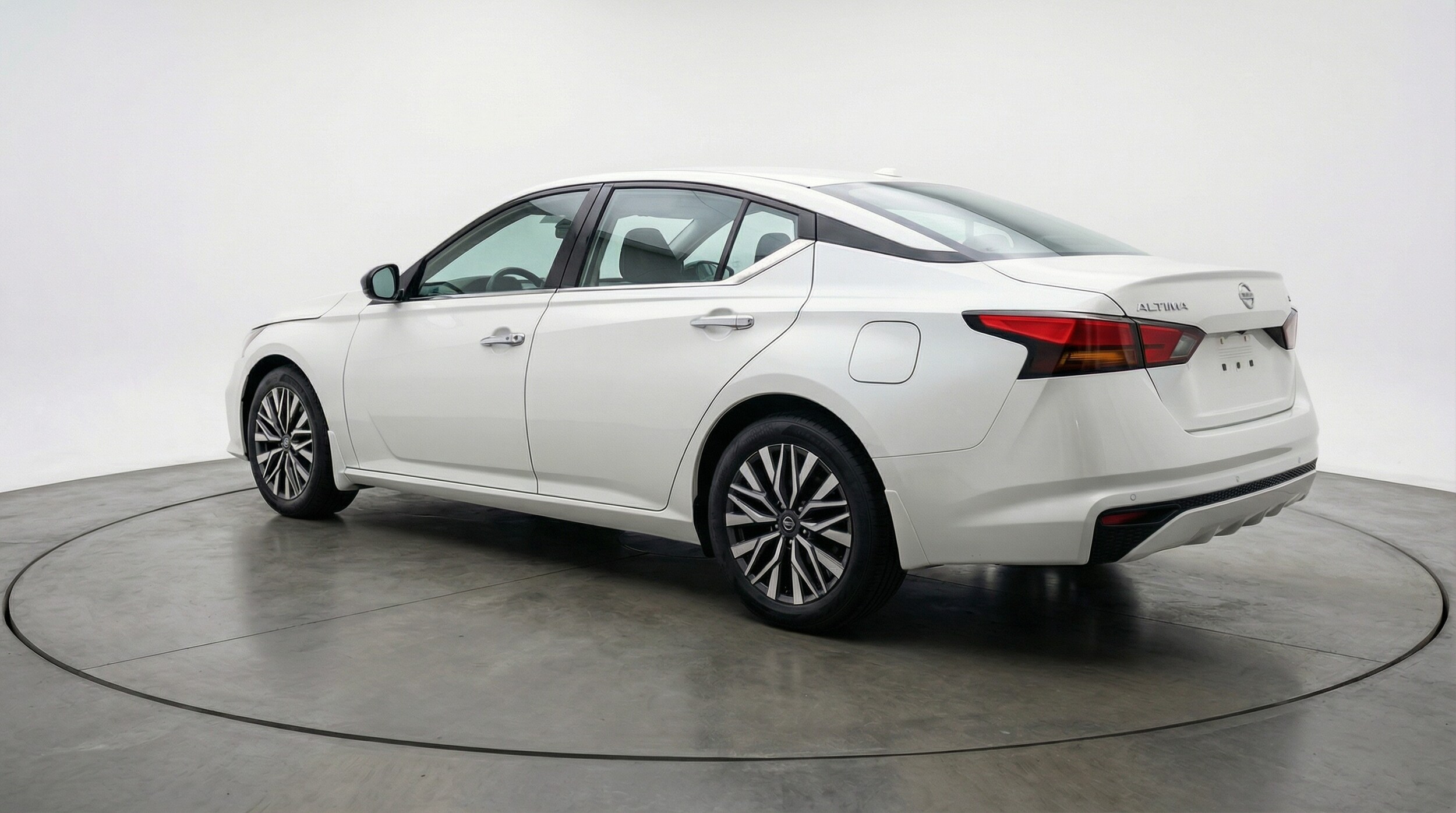 Thumbnail: 2025 Nissan Altima - 5